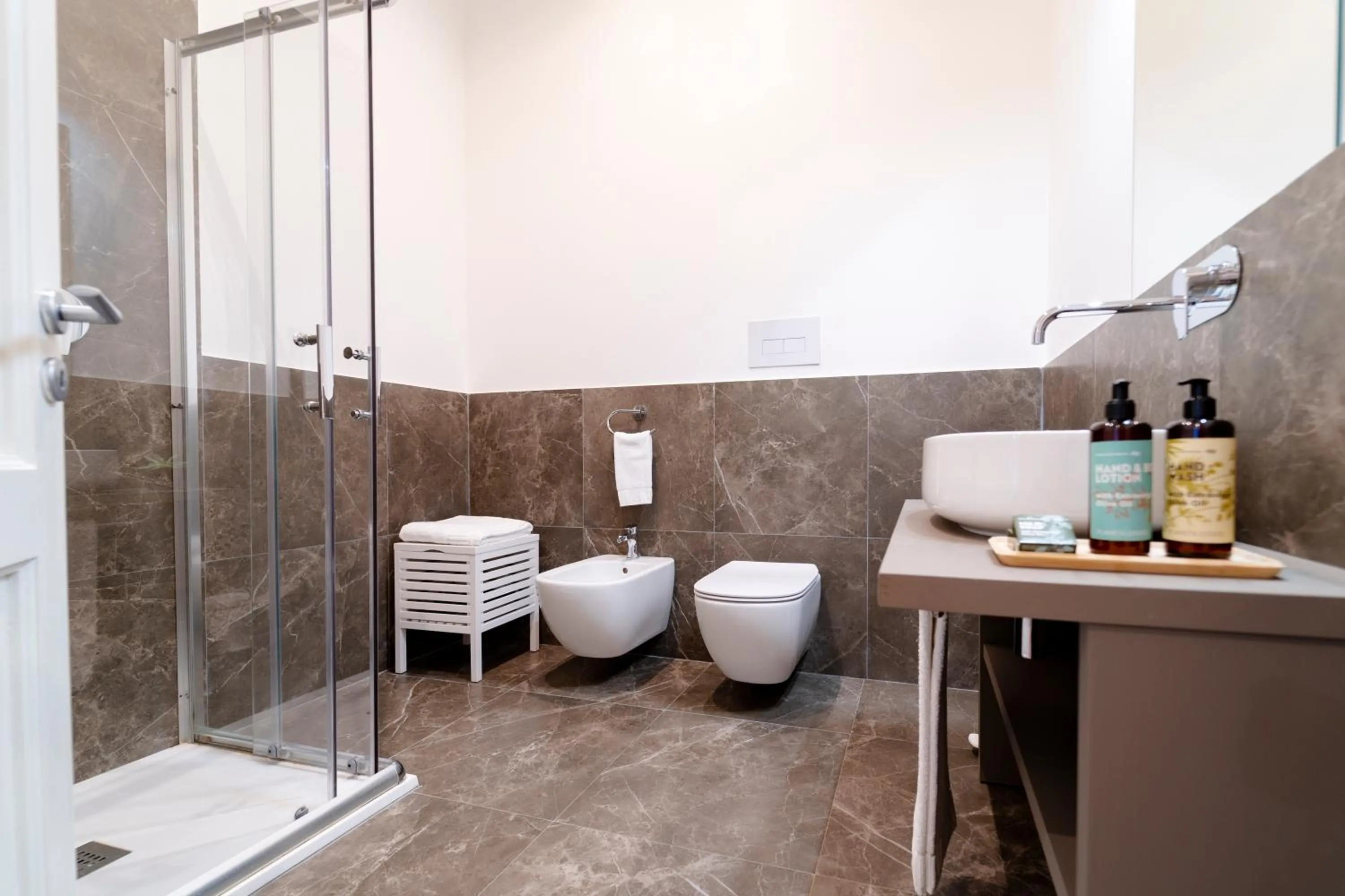 Bathroom in Palazzo Planeta