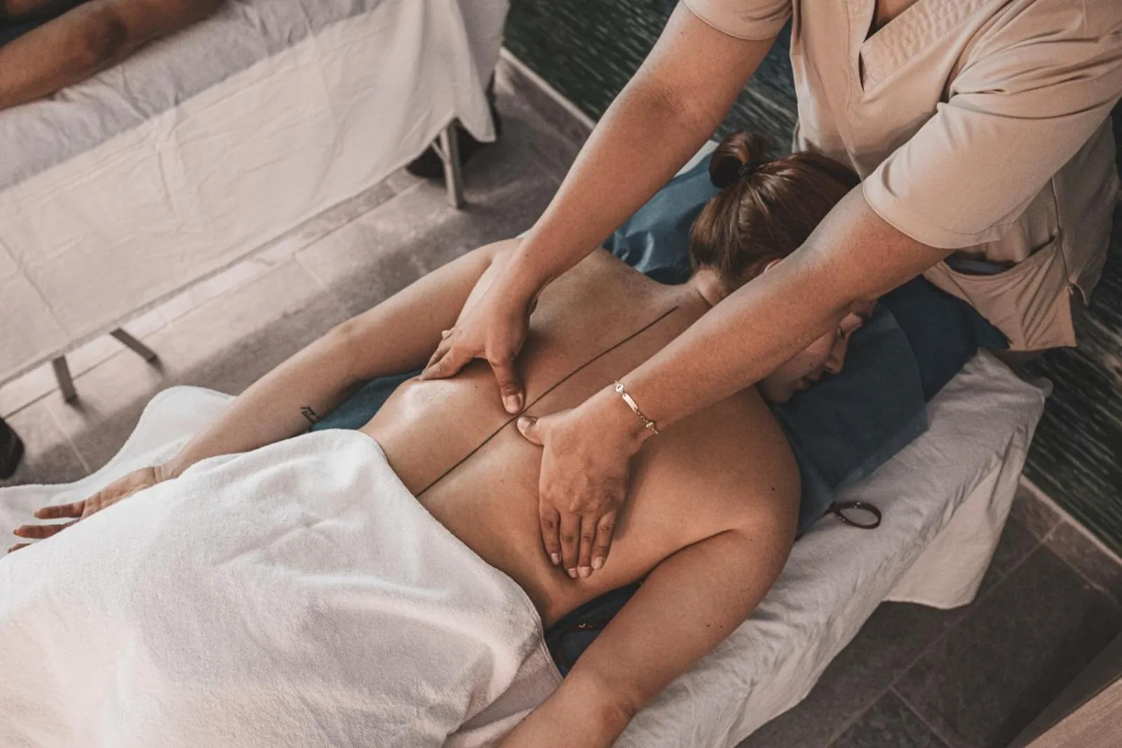 Spa and wellness centre/facilities in Hotel Laureles Plaza