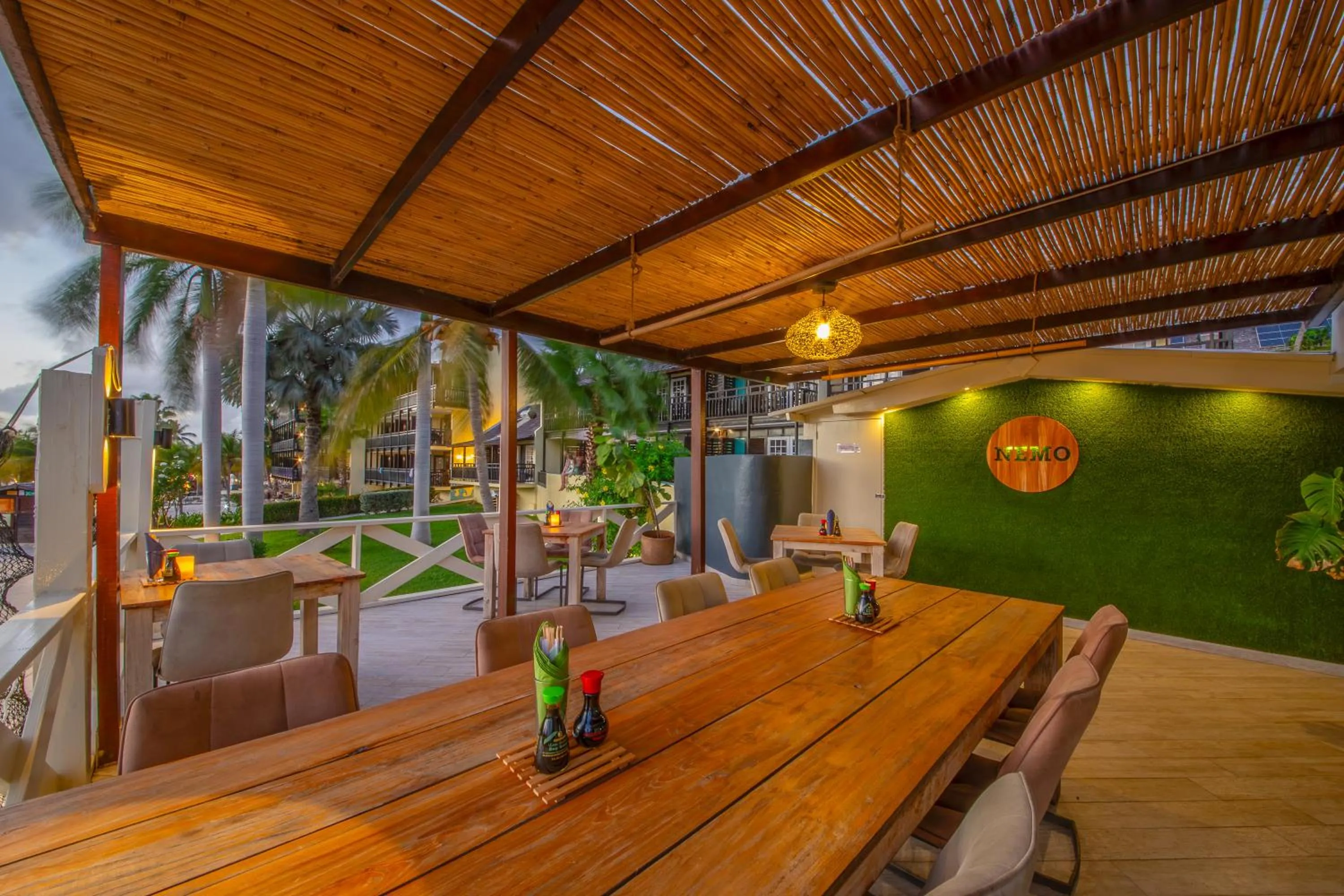 Restaurant/places to eat in LionsDive Beach Resort