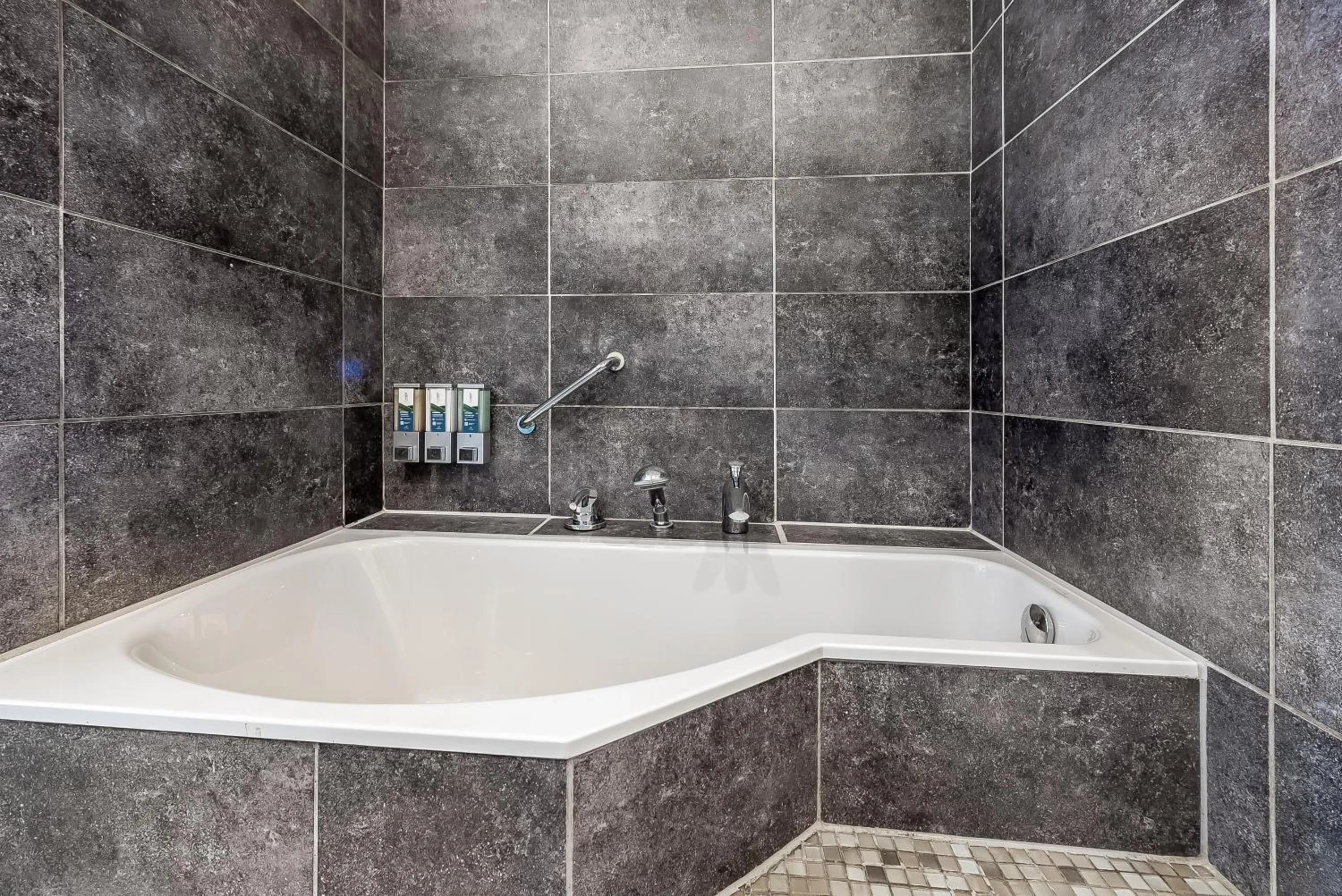 Bathroom in LionsDive Beach Resort