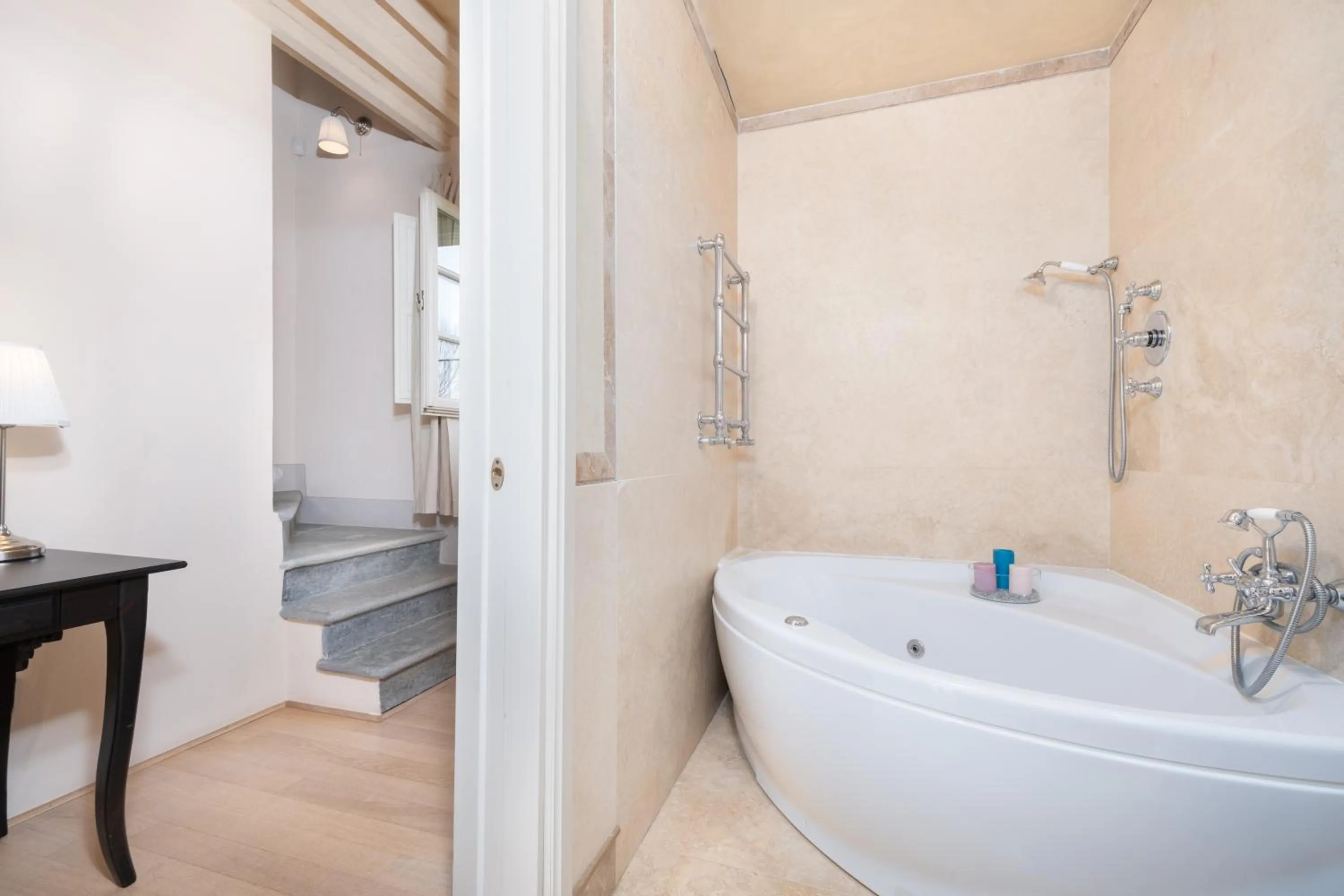 Bath in B&B Borgo di Pratavecchie