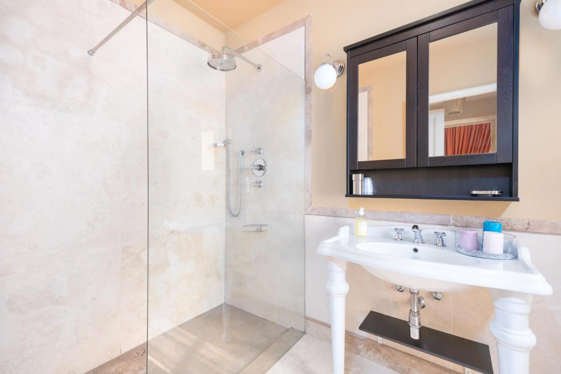 Shower in B&B Borgo di Pratavecchie