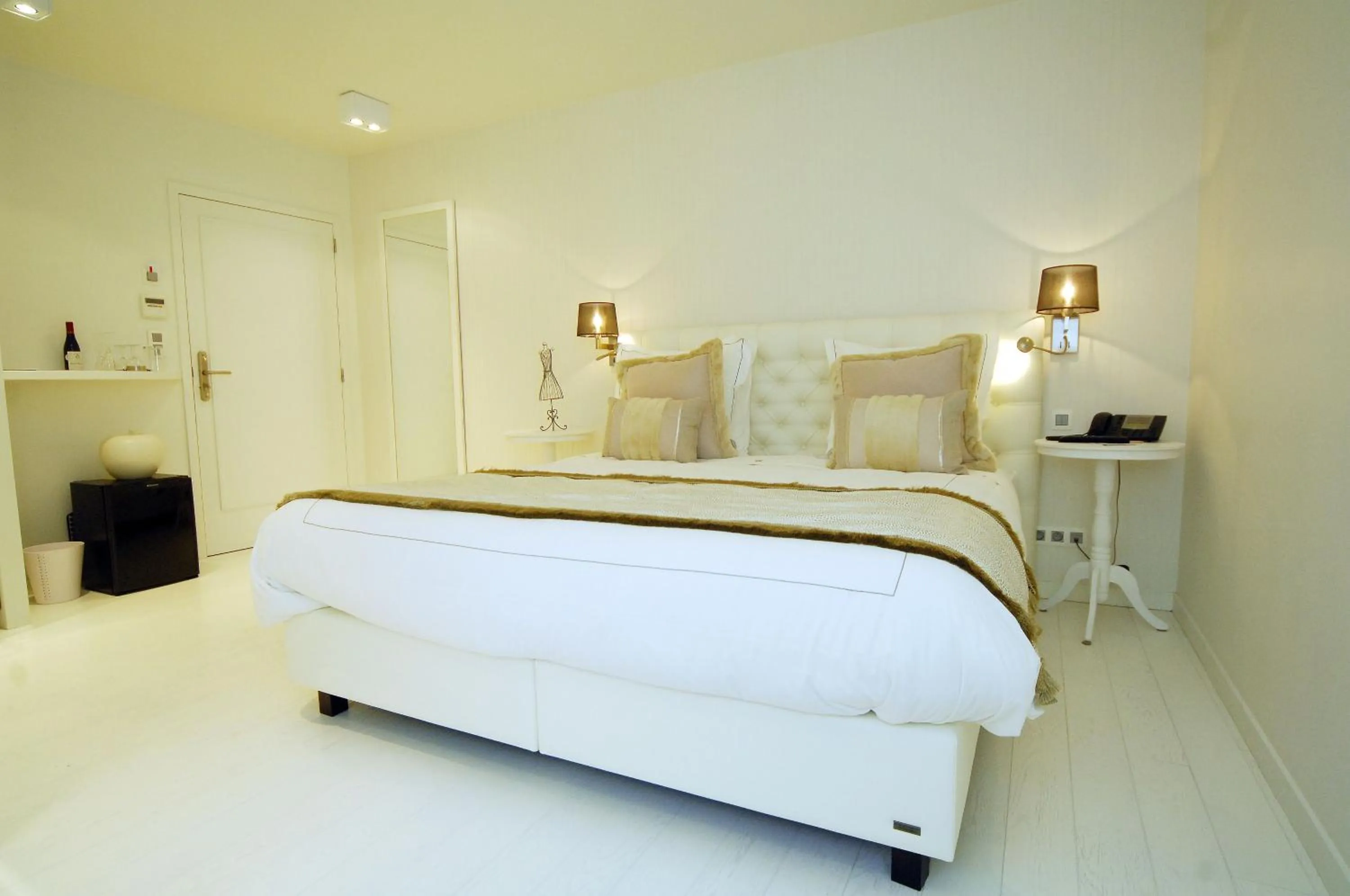 Bedroom, Bed in Hotel Saint-Amour