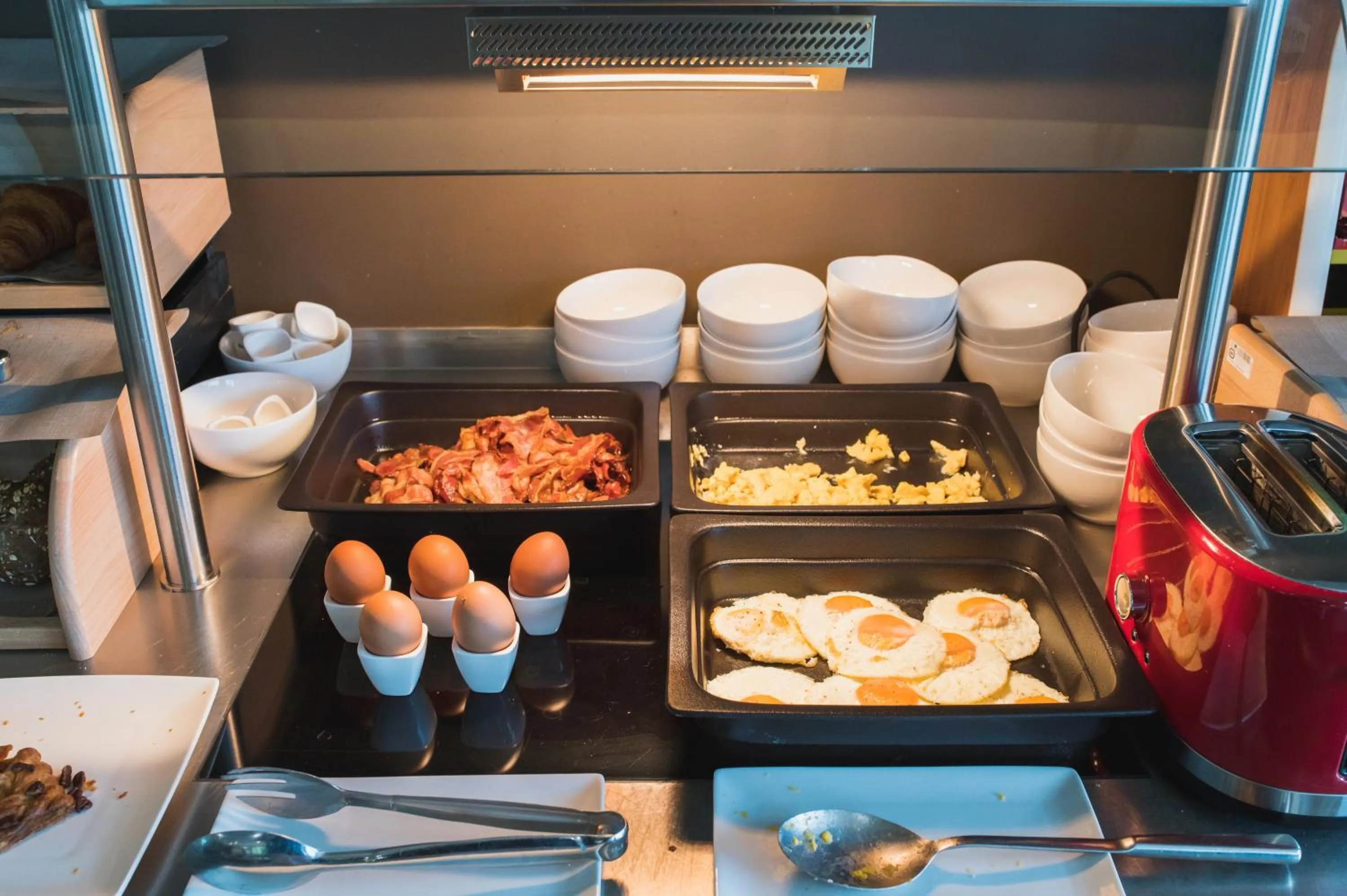 Breakfast in Mezzo Hotel & Business