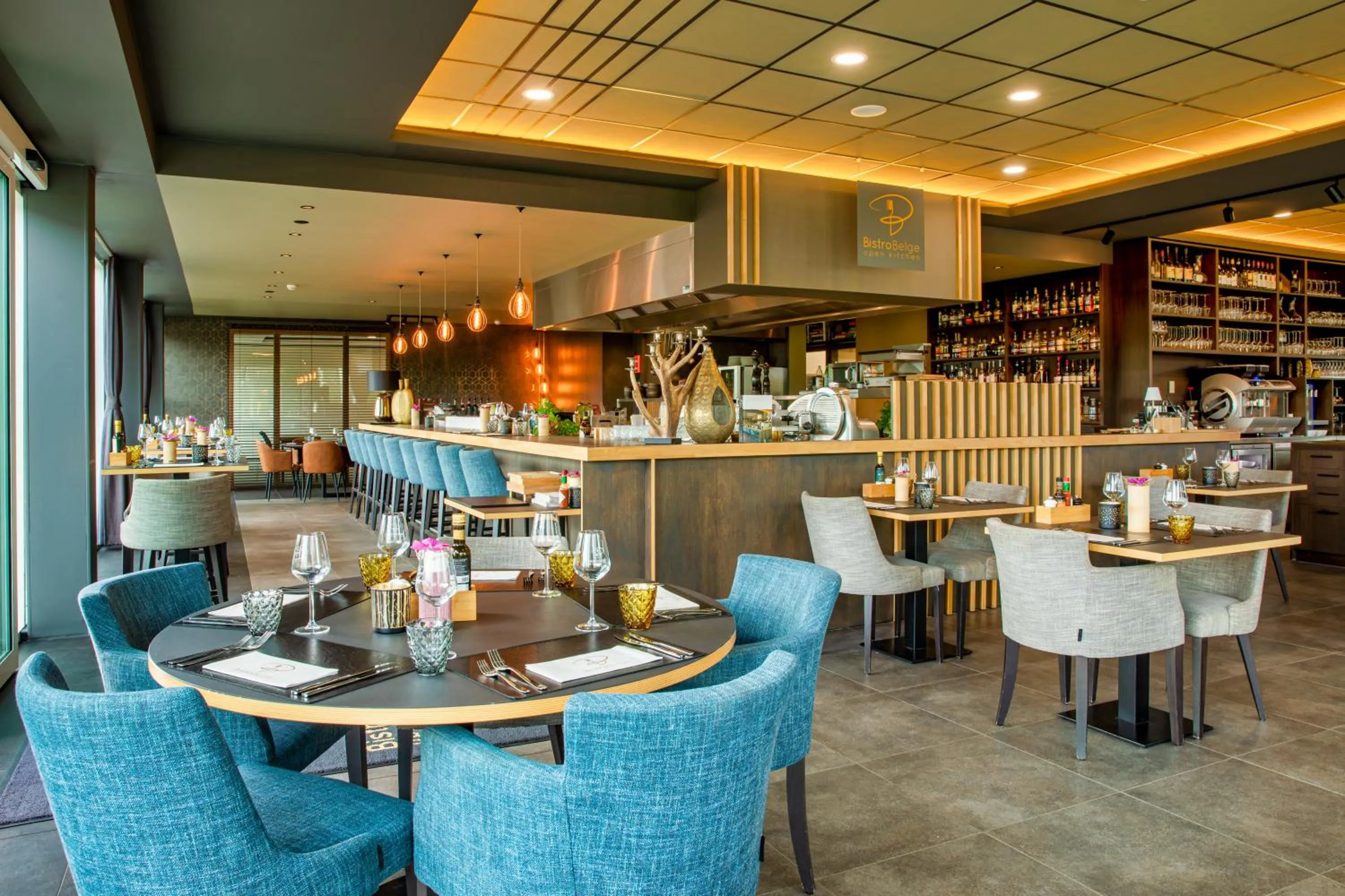 Restaurant/places to eat in Mezzo Hotel & Business