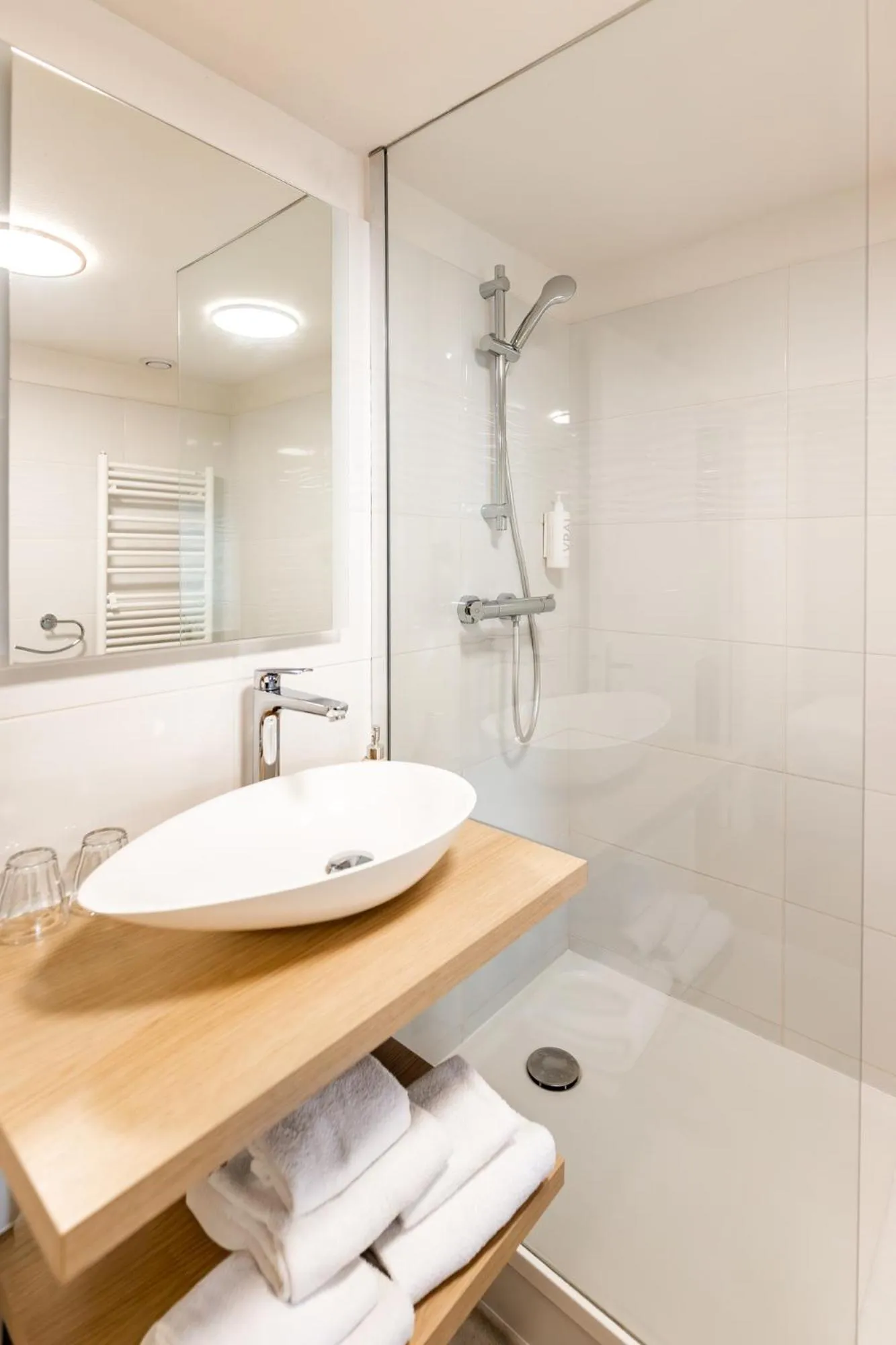 Shower in Demeures & Châteaux - Hôtel de la porte Saint-Malo - DINAN