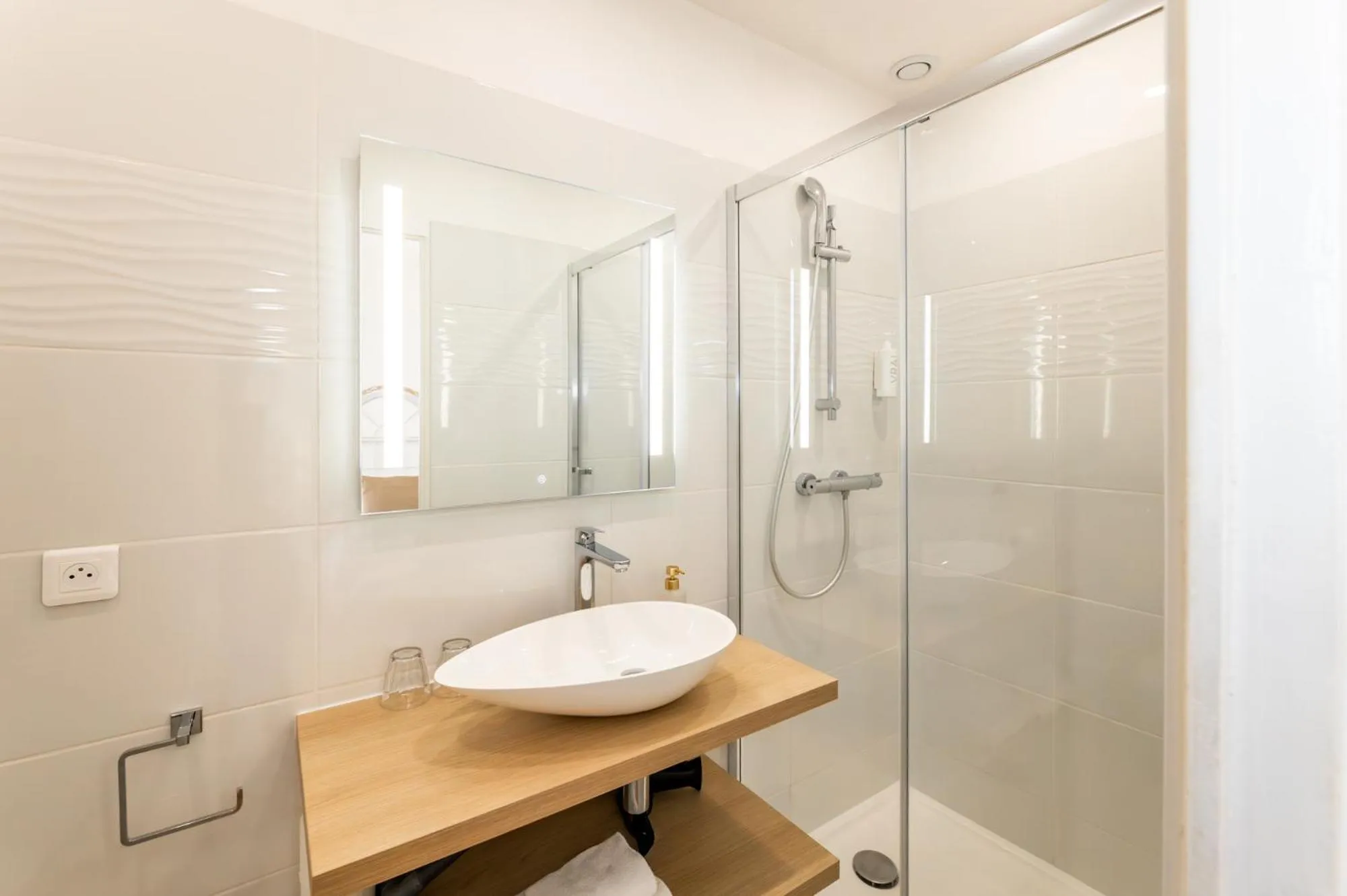 Shower in Demeures & Châteaux - Hôtel de la porte Saint-Malo - DINAN