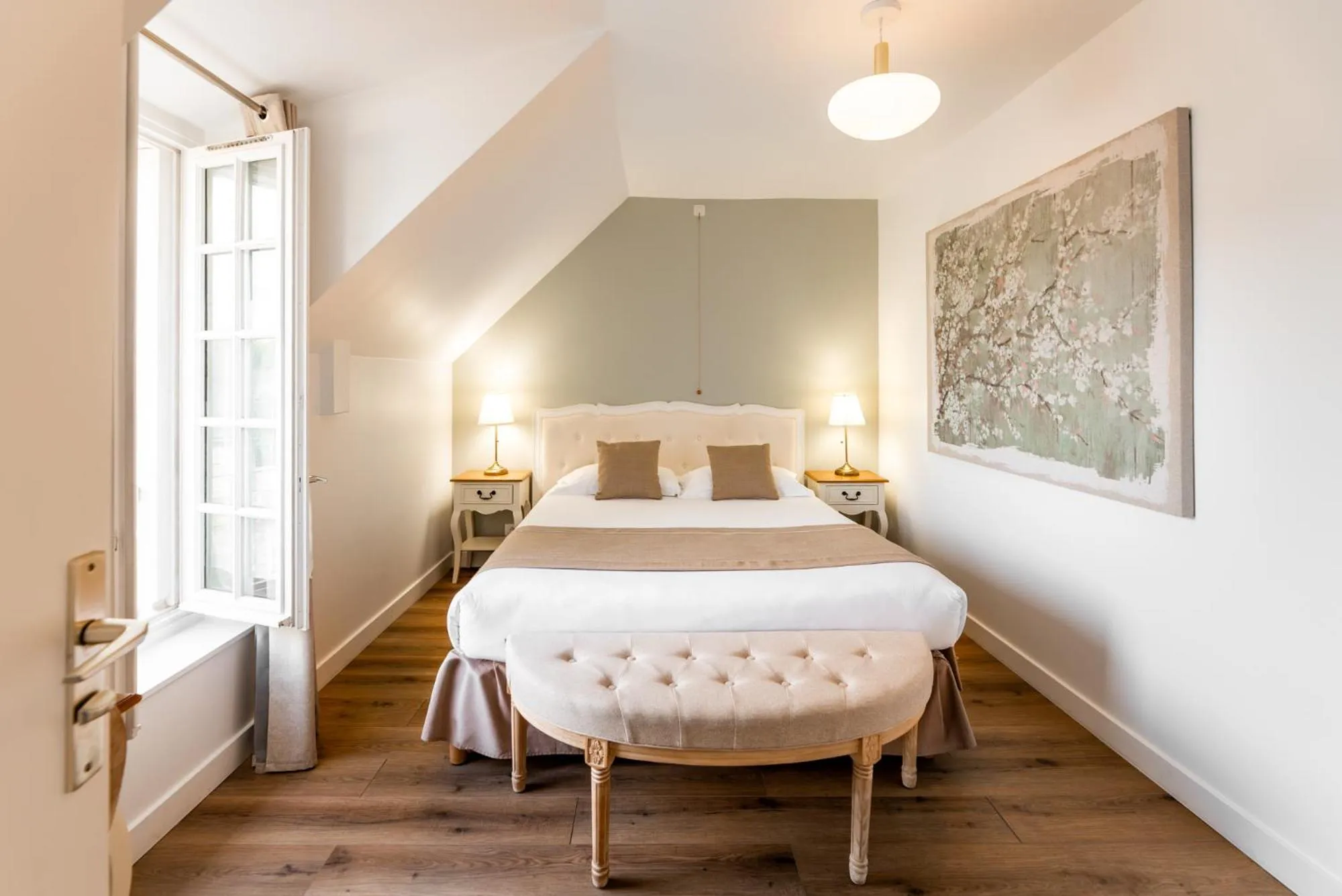 Bed in Demeures & Châteaux - Hôtel de la porte Saint-Malo - DINAN