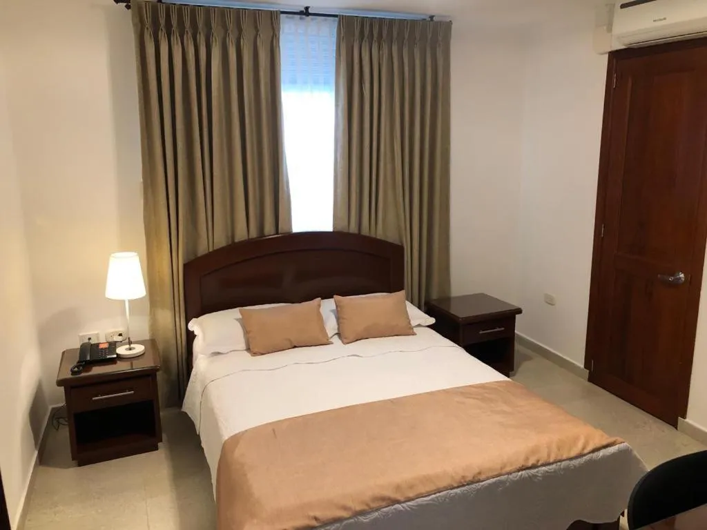 Standard Double Room in Colon Plaza Hotel