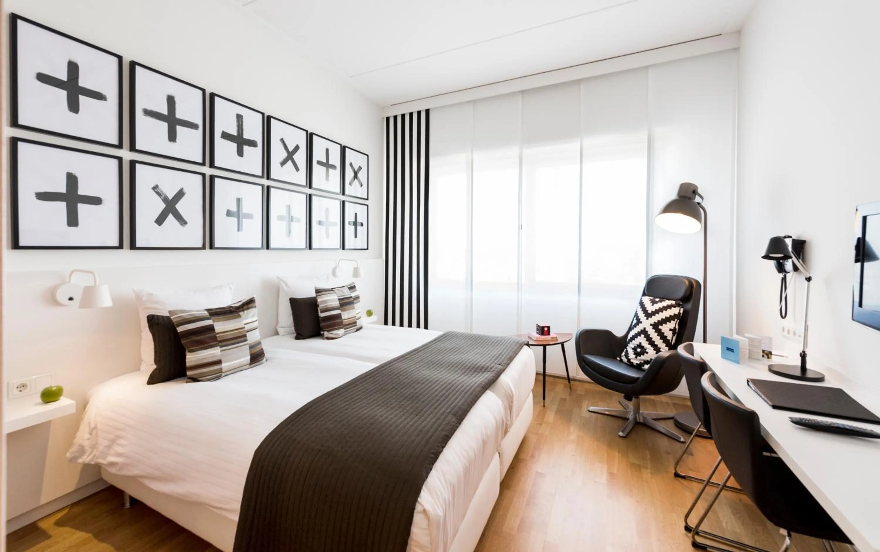 Photo of the whole room, Bed in WestCord Hotel Delft