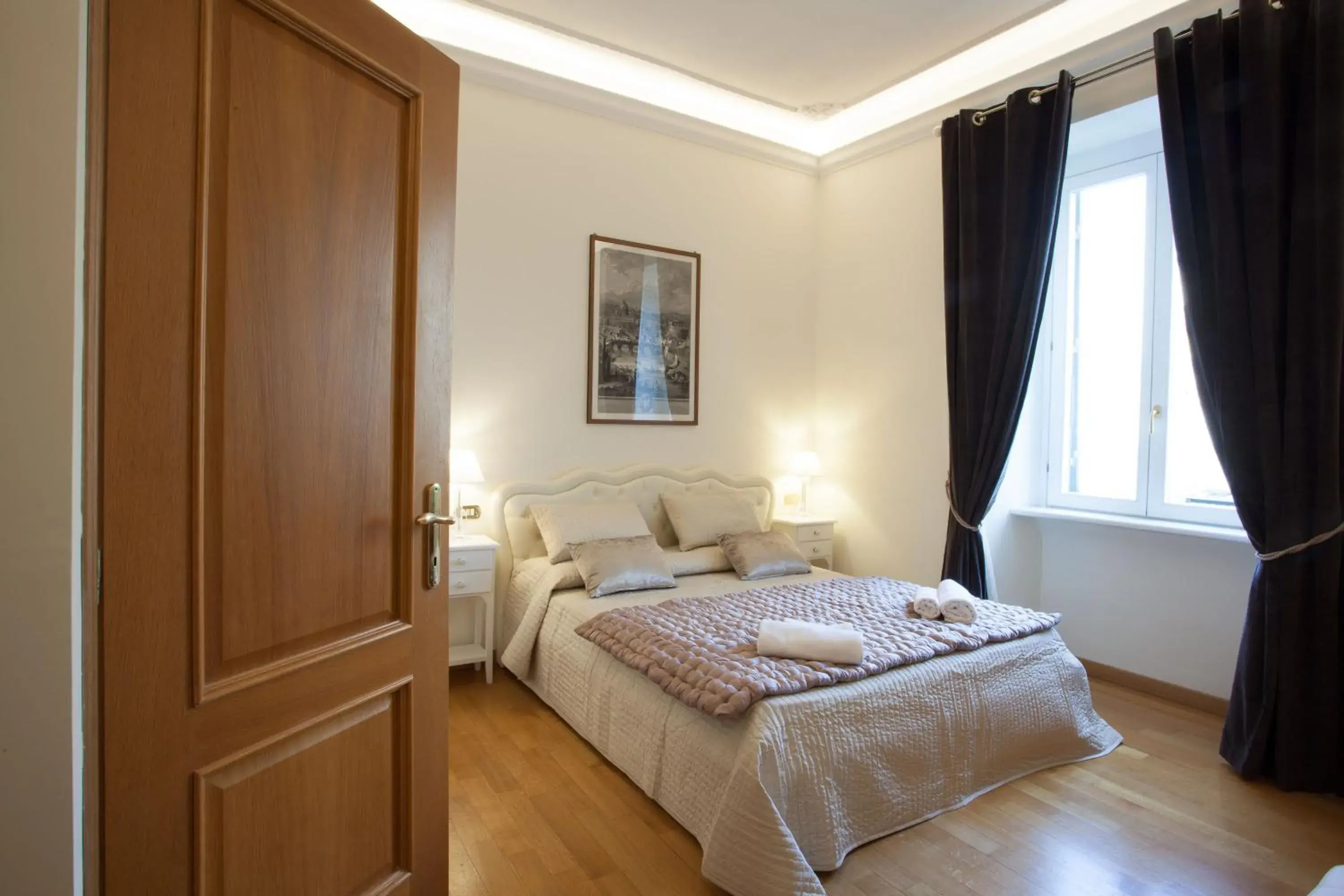 Deluxe Double Room with Extra Bed in InnsideRome Deluxe Double Room with Extra Bed in InnsideRome