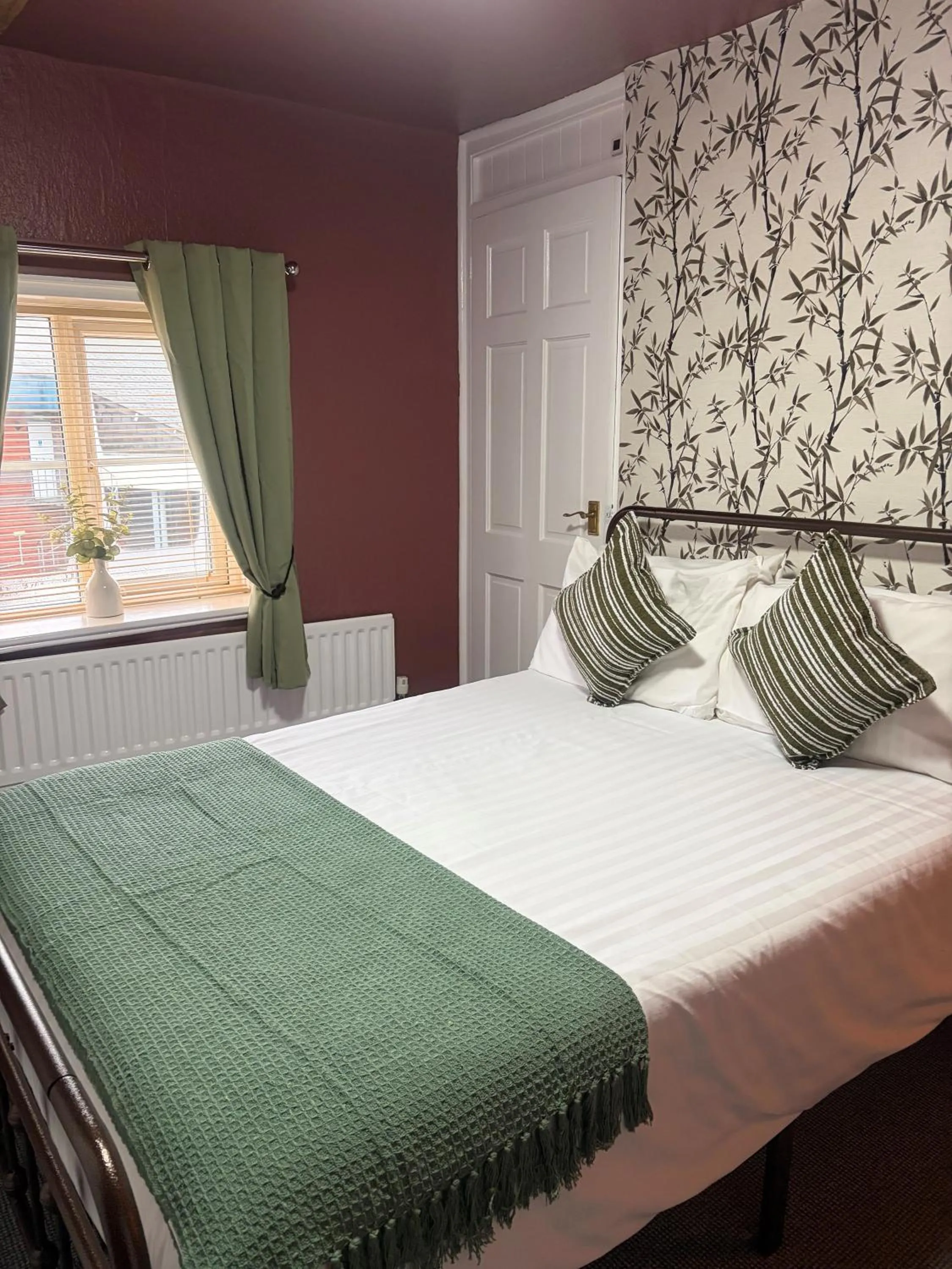 Double Room with Private Bathroom in The Black Swan Inn