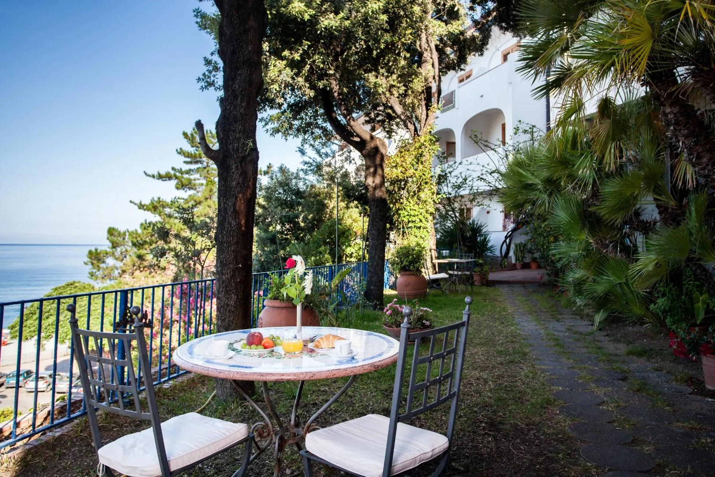 Garden in Grand Hotel De Rose