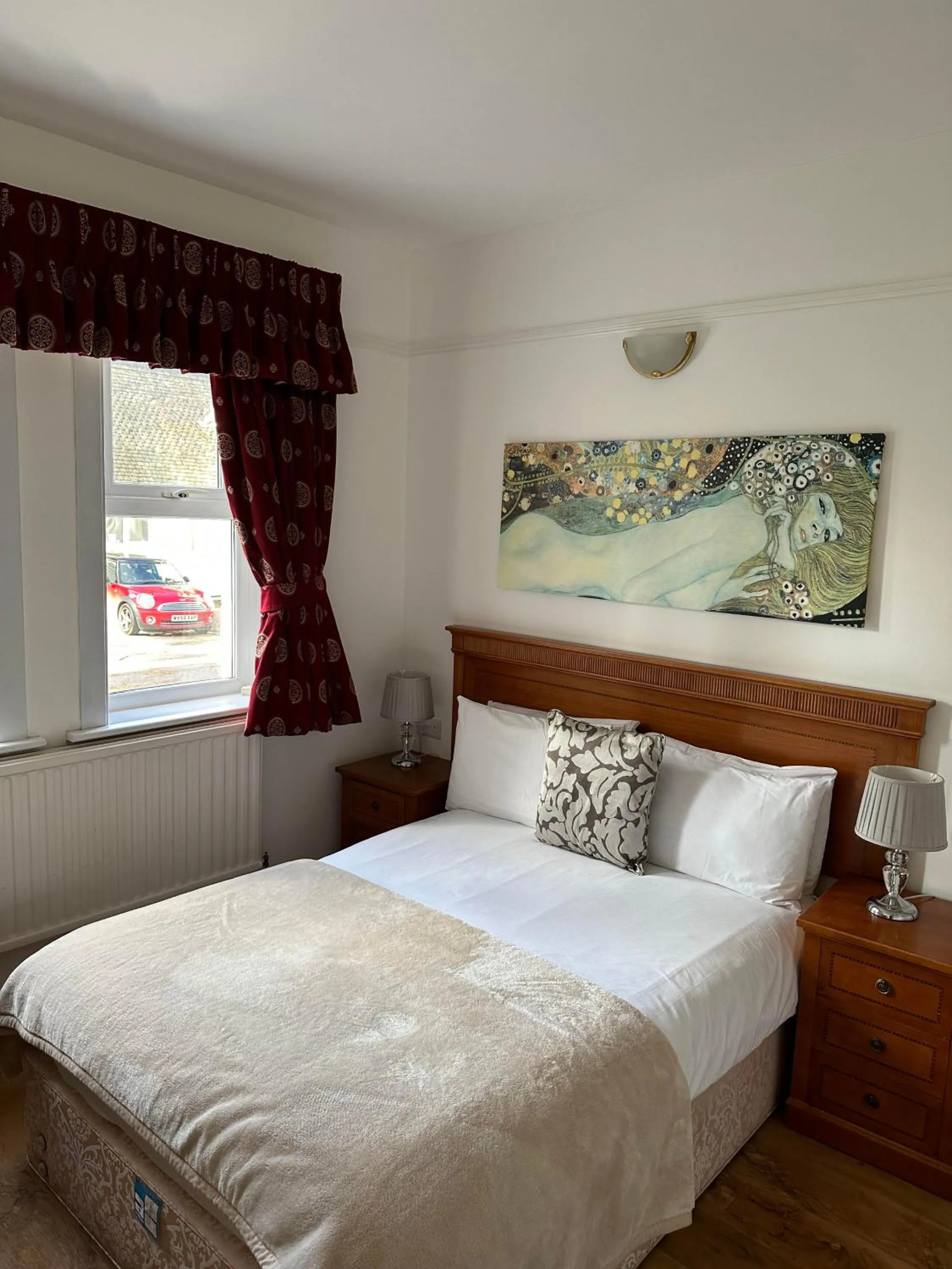 Bedroom, Bed in The Manor at Bickley