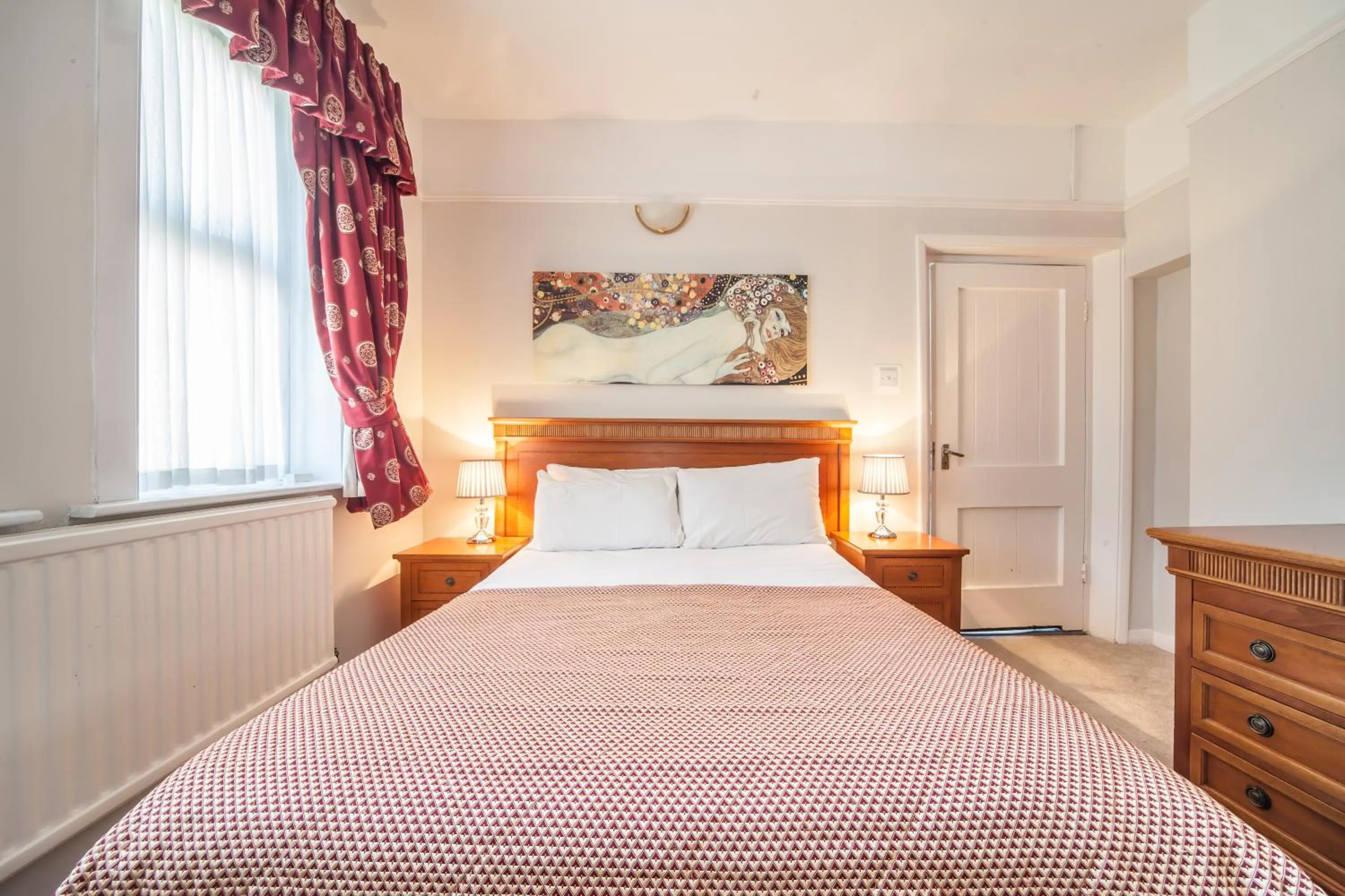 Bedroom, Bed in The Manor at Bickley