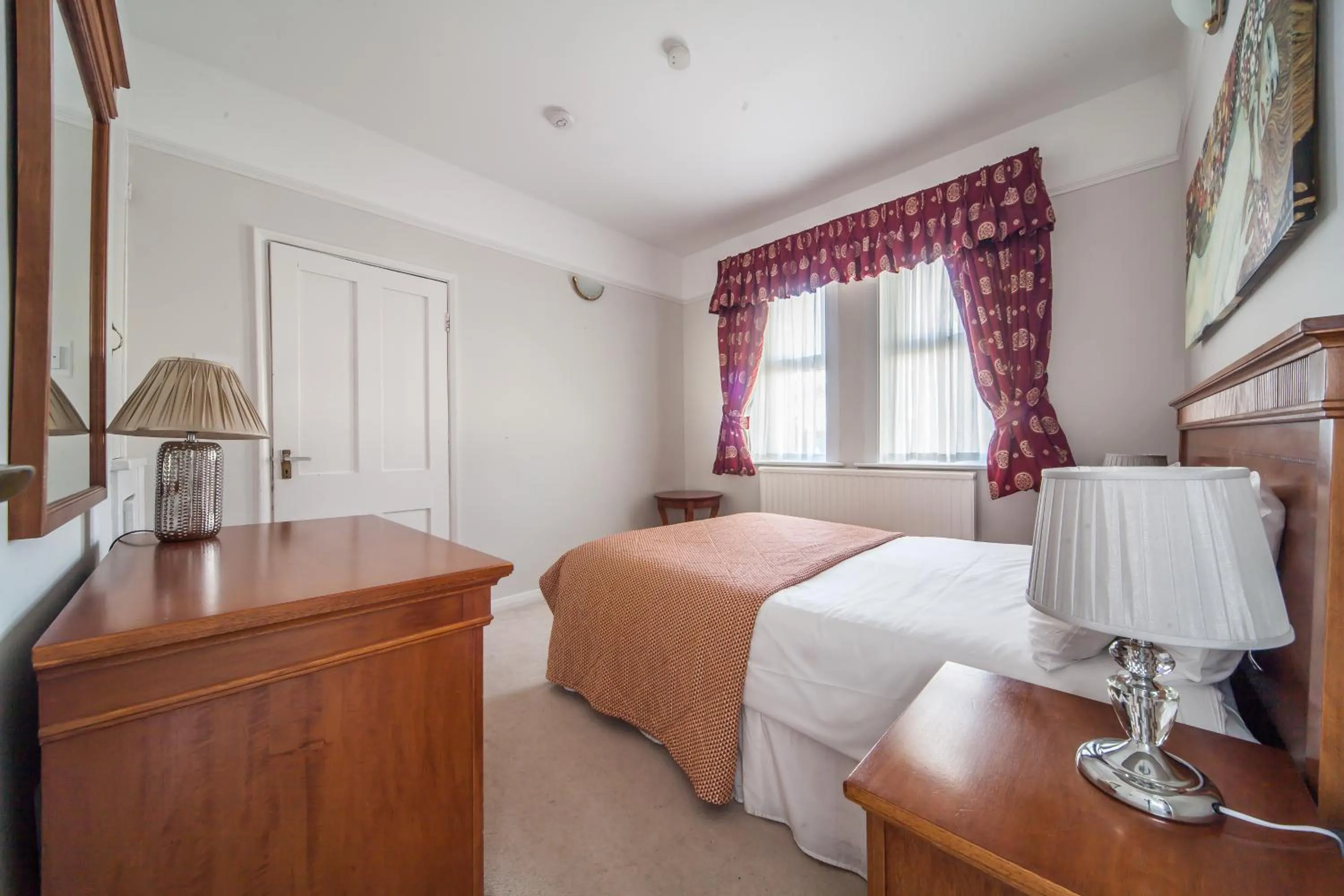Bedroom, Bed in The Manor at Bickley