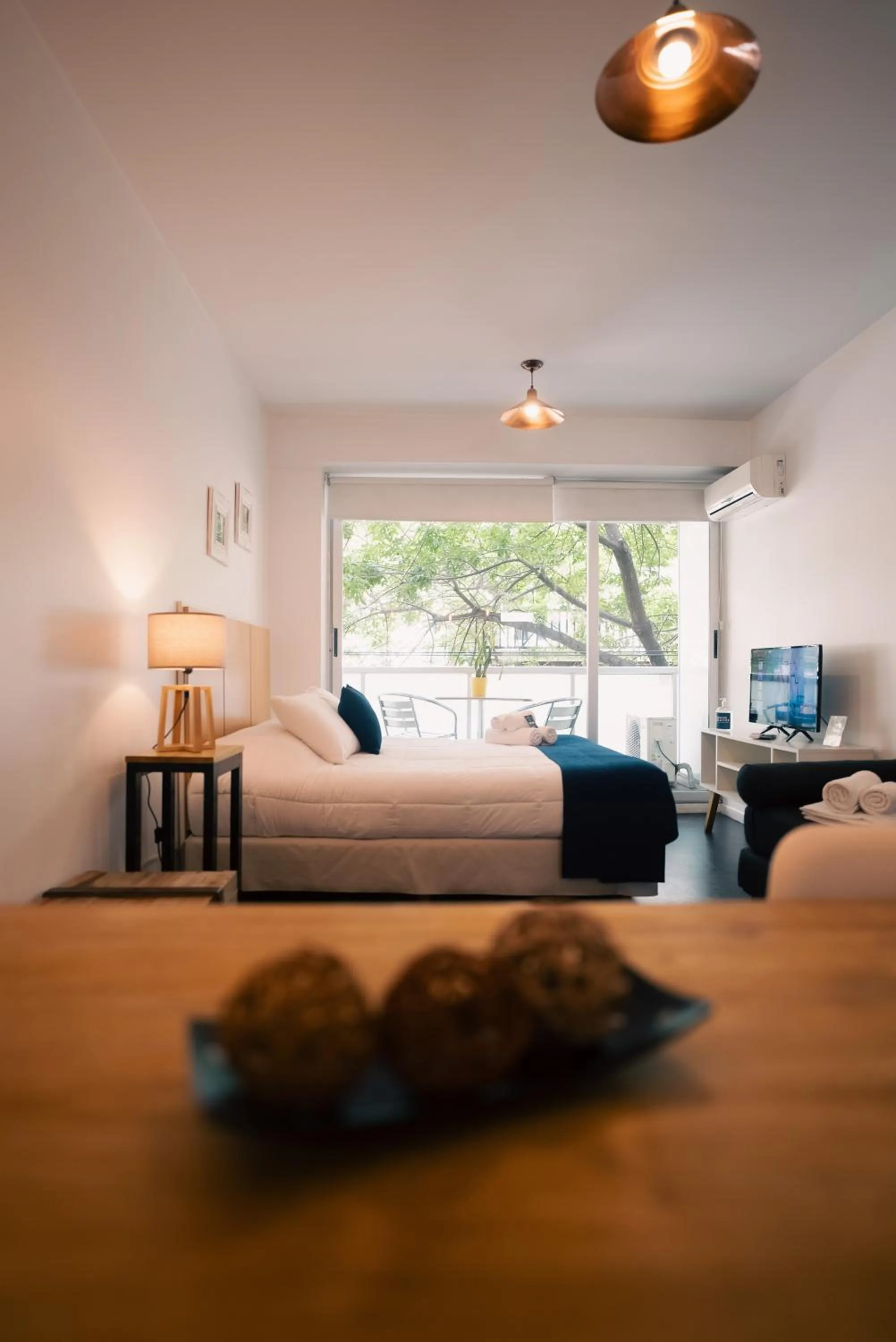 Photo of the whole room, Bed in Sucre Suites