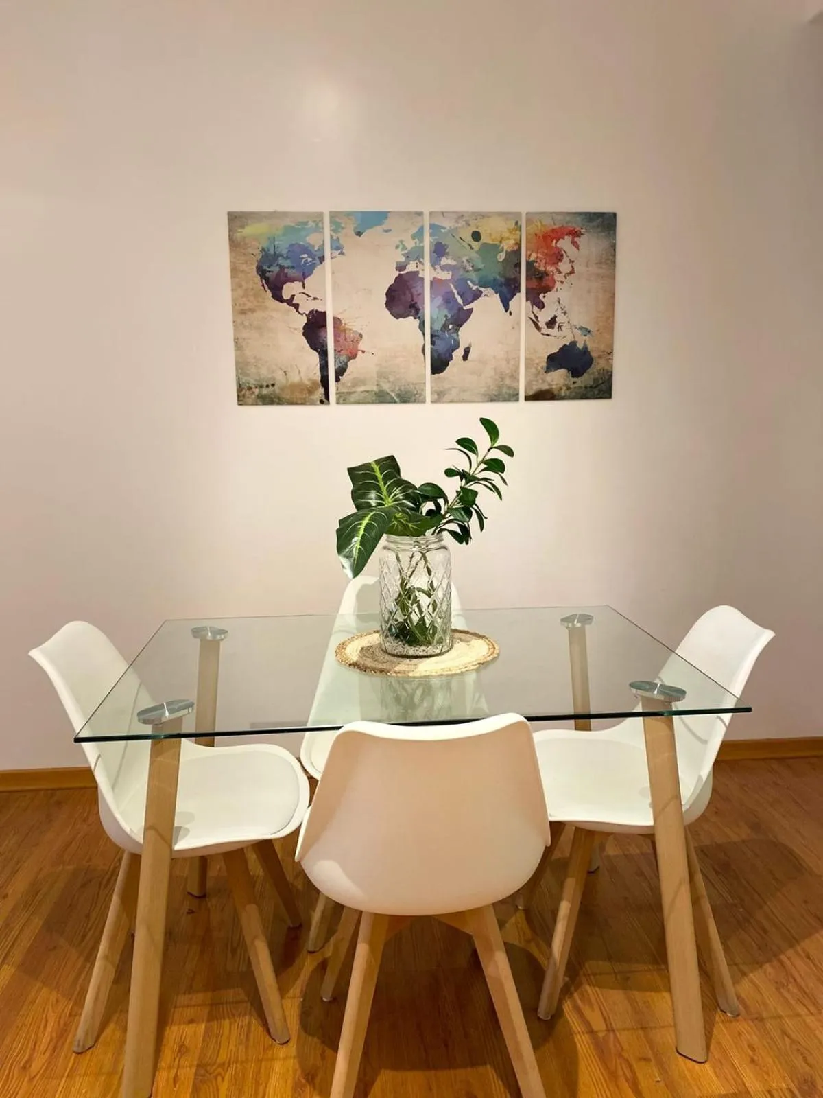 Dining area in Sucre Suites