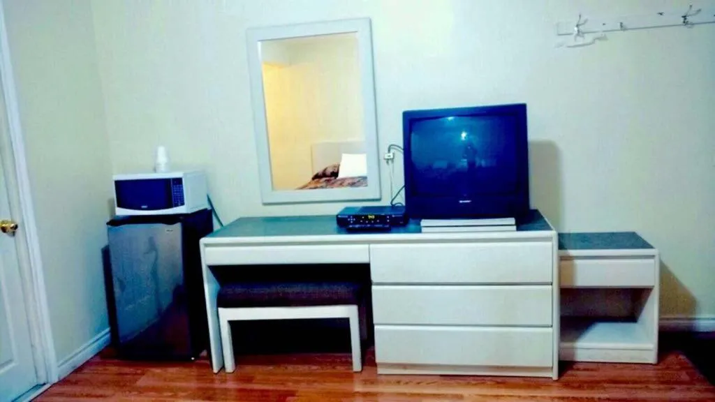 TV/Entertainment Center in Leisure Motel