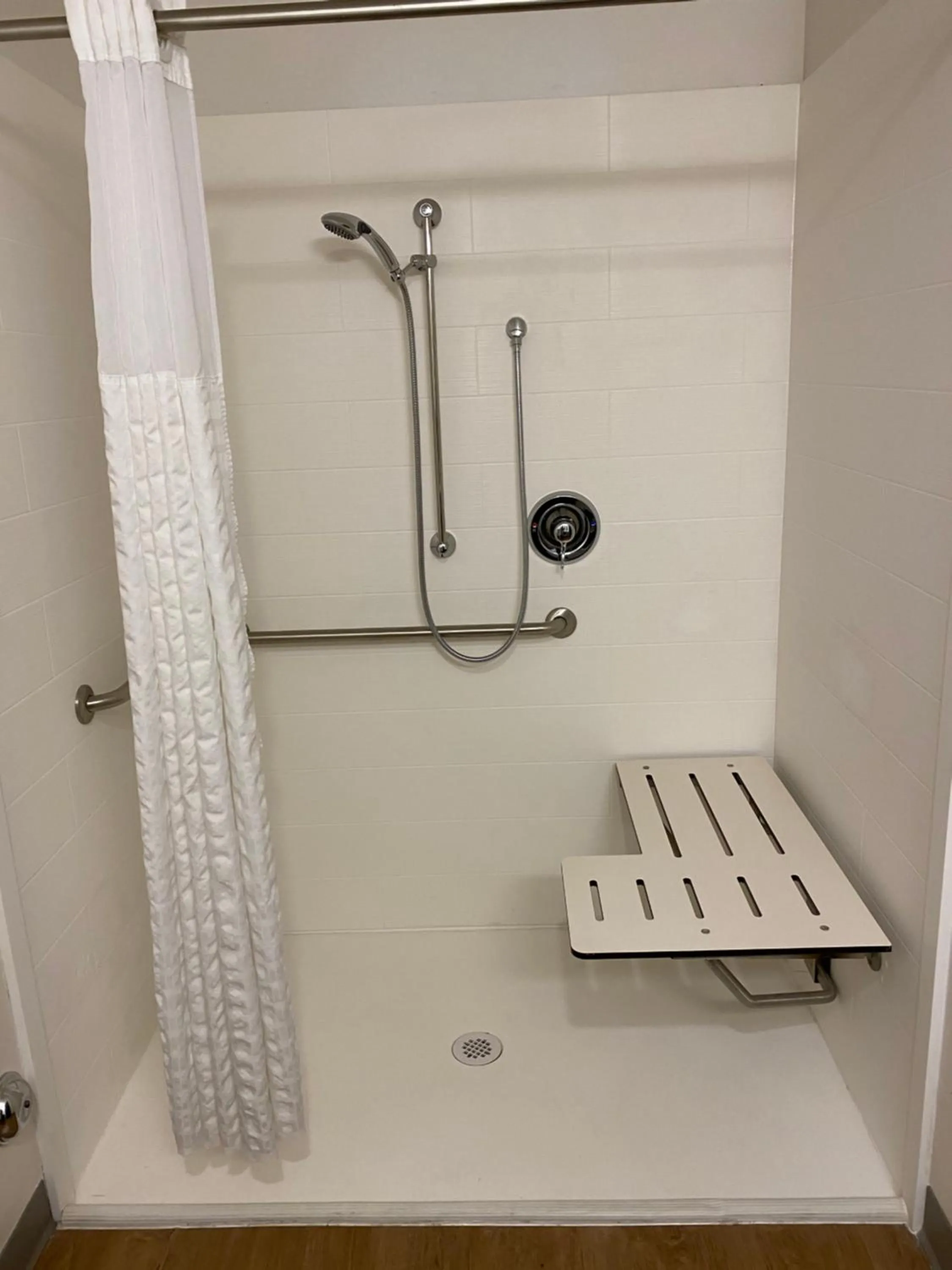 WoodSpring Suites Bakersfield East