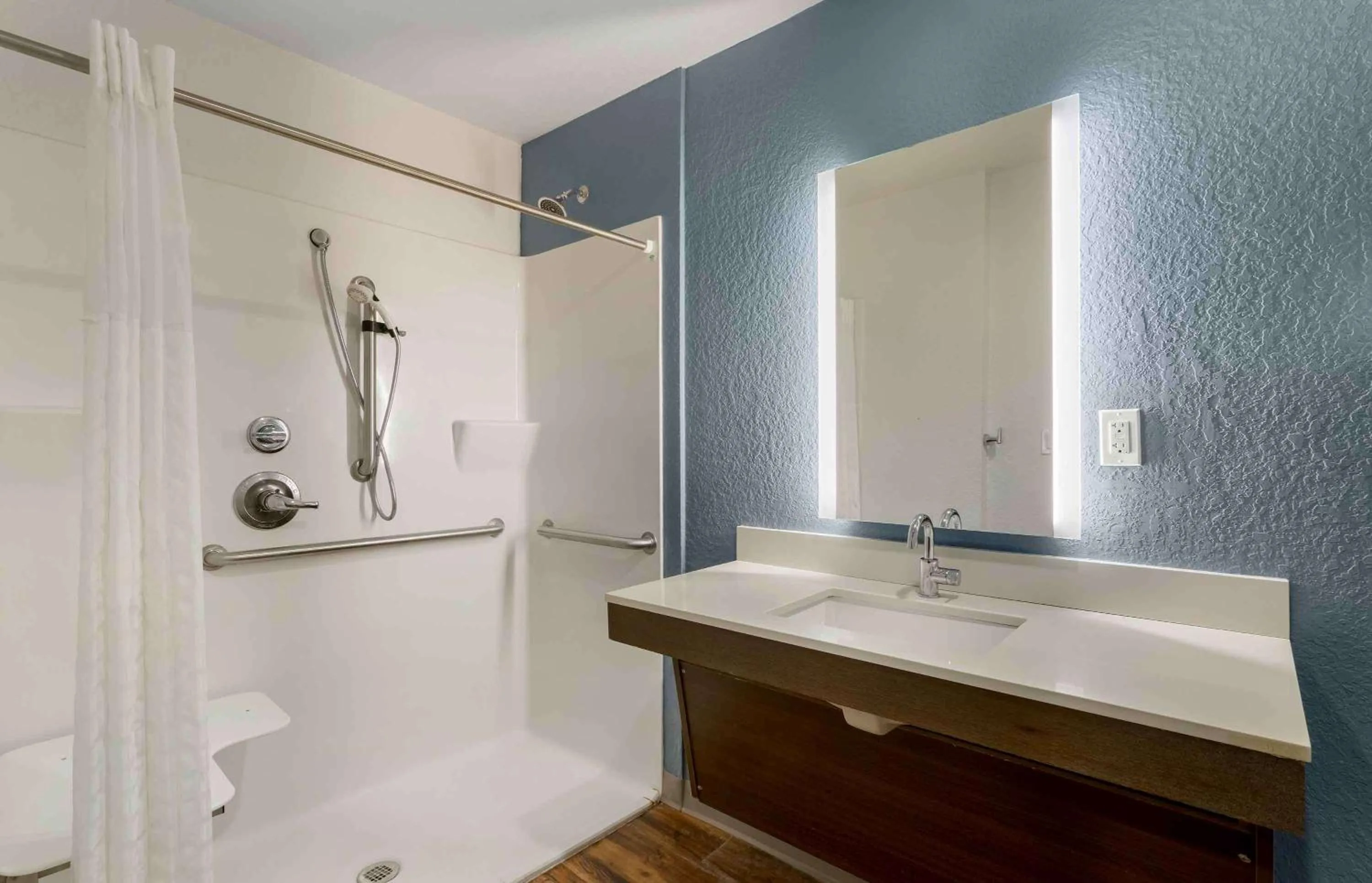 Bathroom in Extended Stay America Select Suites - Tampa - Northeast