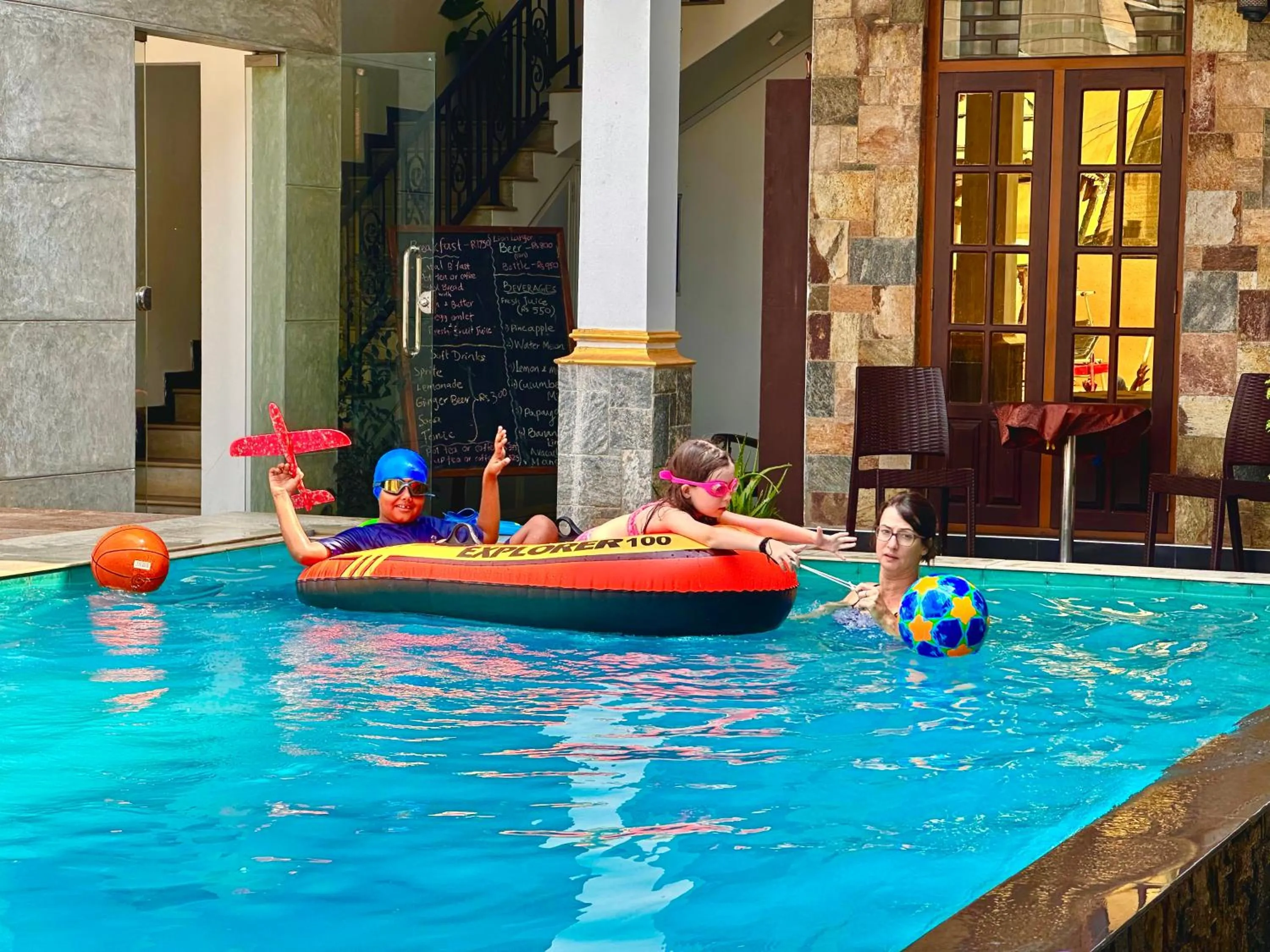 St CLAIRE'S GREEN Negombo Hotel & Hostels