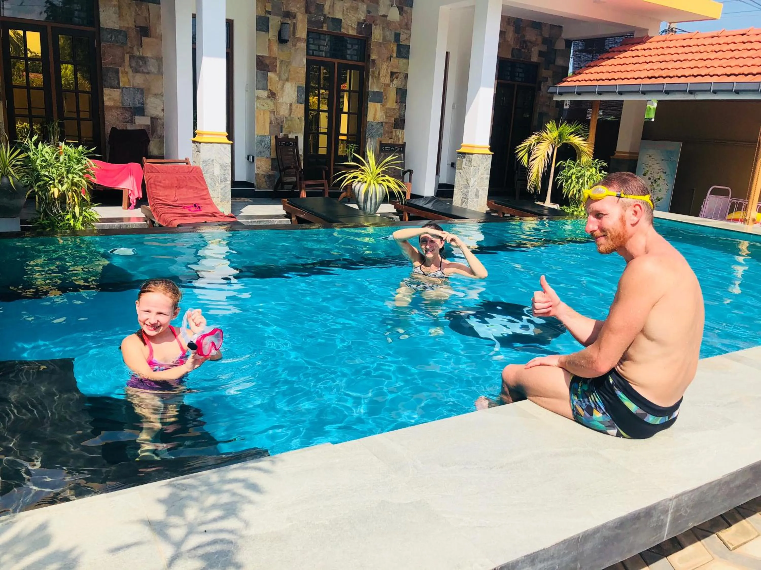 People in St CLAIRE'S GREEN Negombo Hotel & Hostels