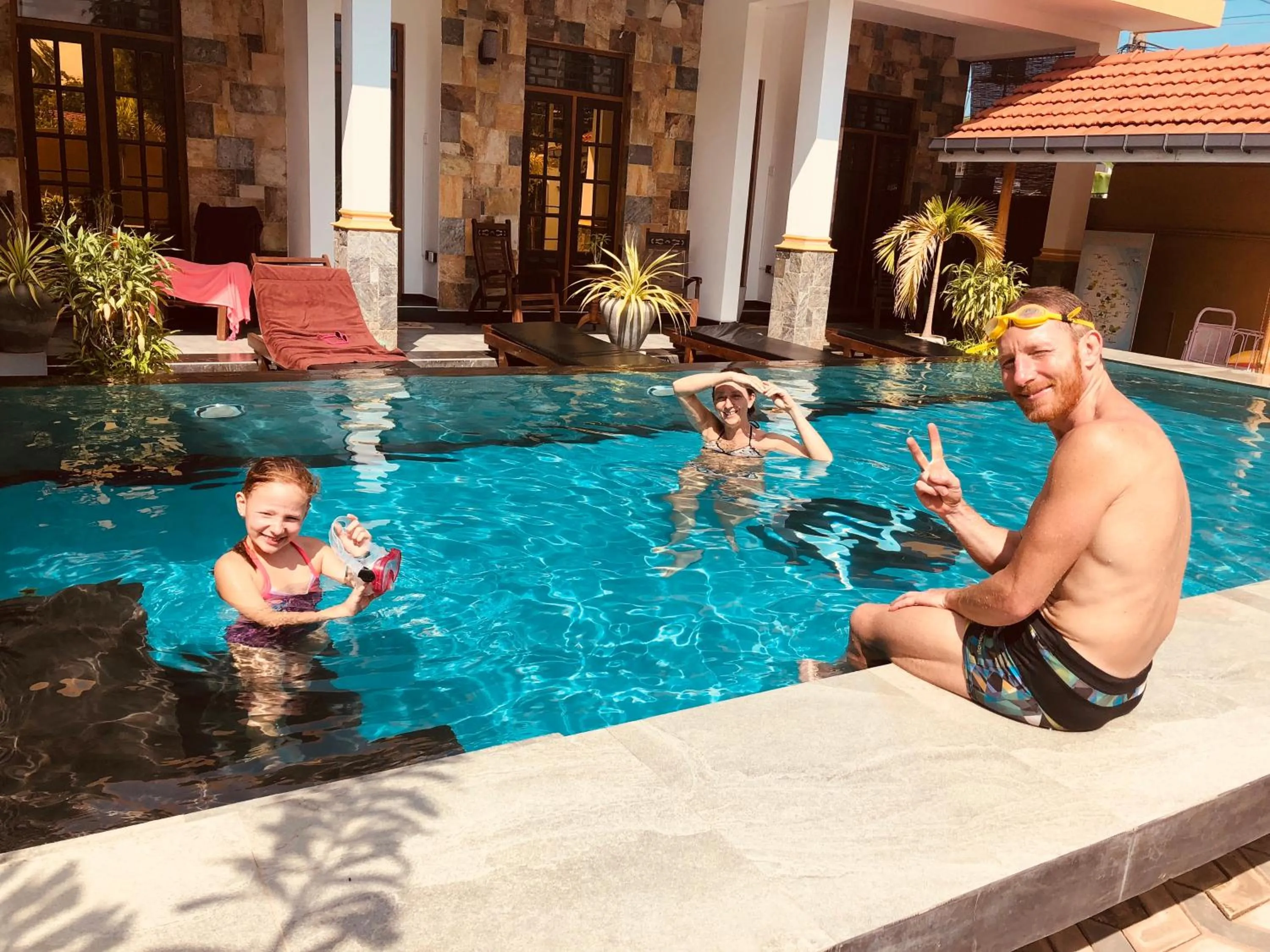 Swimming pool in St CLAIRE'S GREEN Negombo Hotel & Hostels