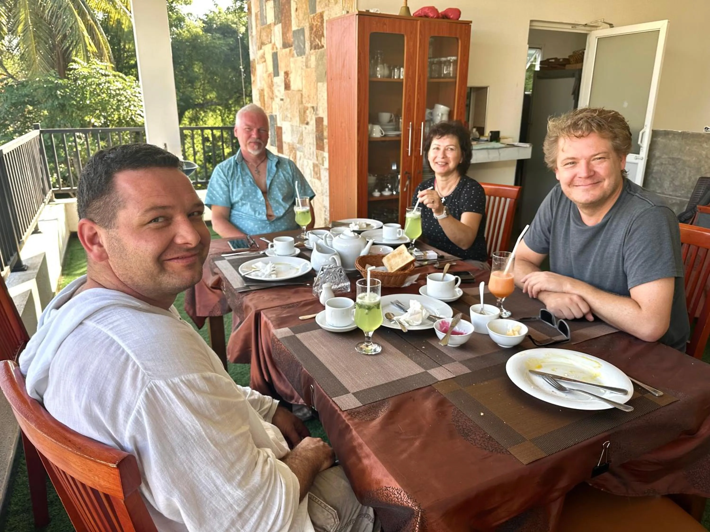 St CLAIRE'S GREEN Negombo Hotel & Hostels