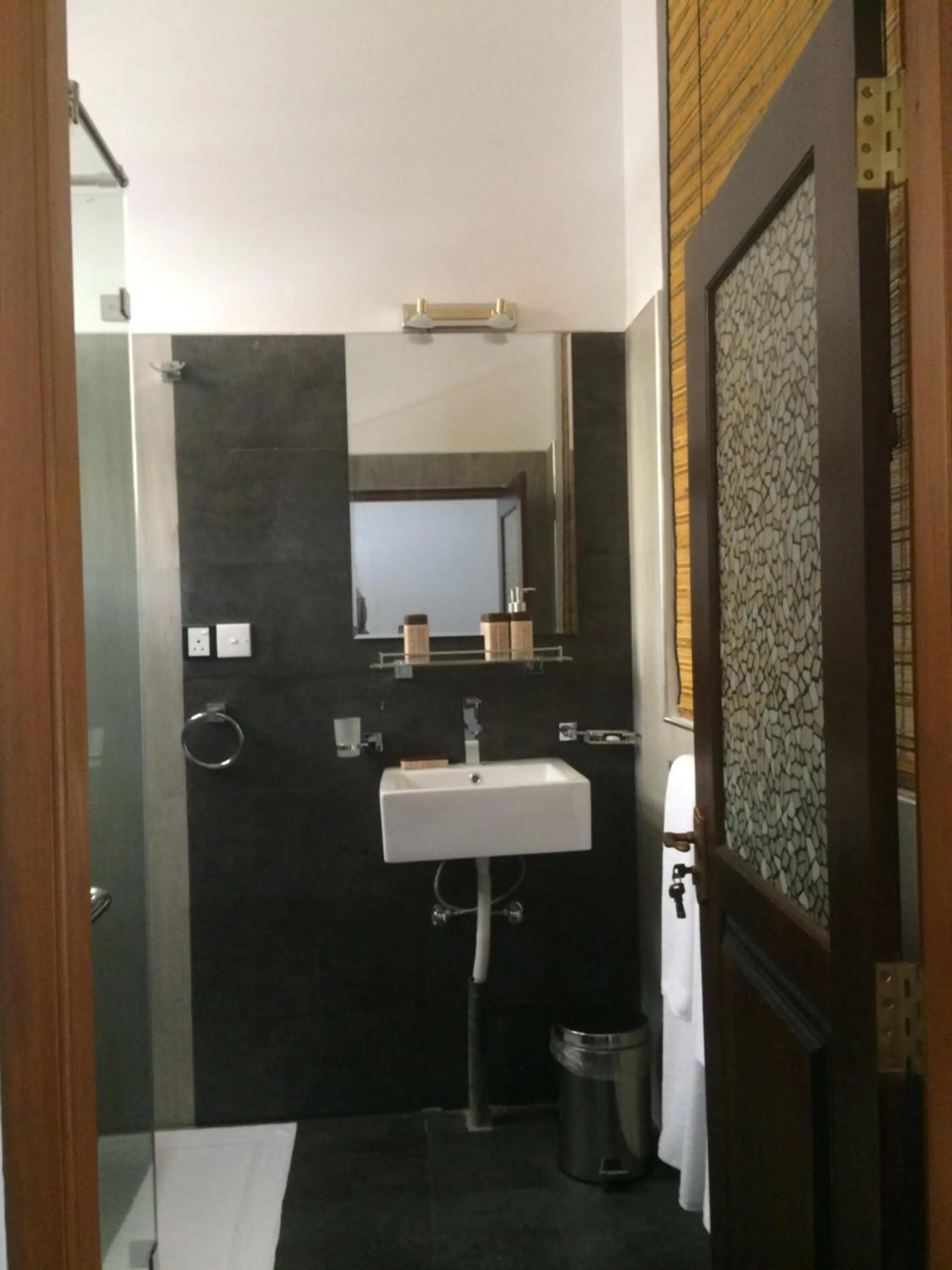 Bathroom in St CLAIRE'S GREEN Negombo Hotel & Hostels