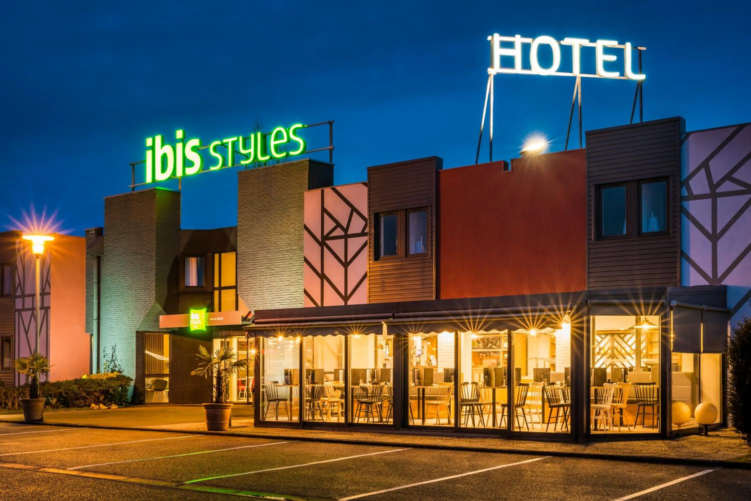 Restaurant/places to eat in ibis Styles Rouen Val De Reuil