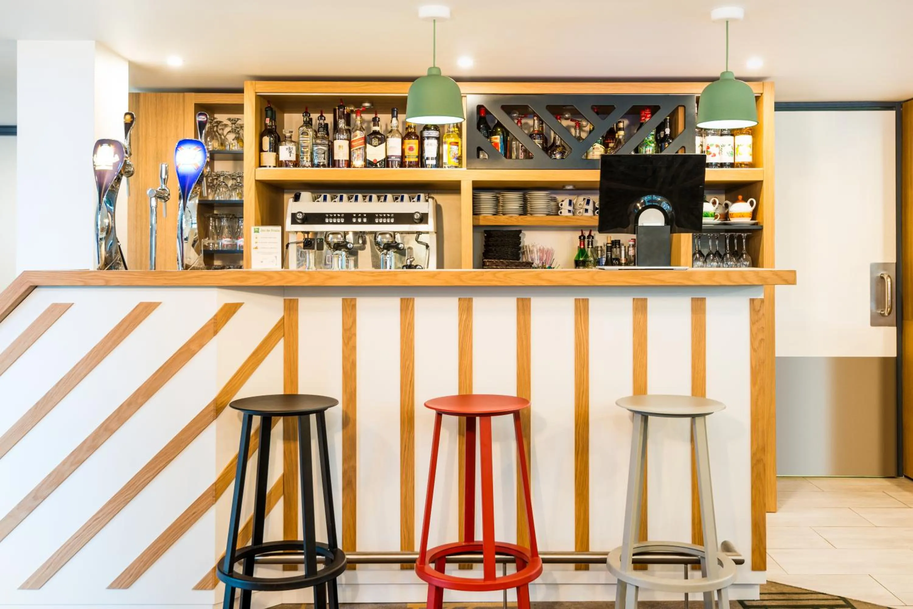 Restaurant/places to eat in ibis Styles Rouen Val De Reuil