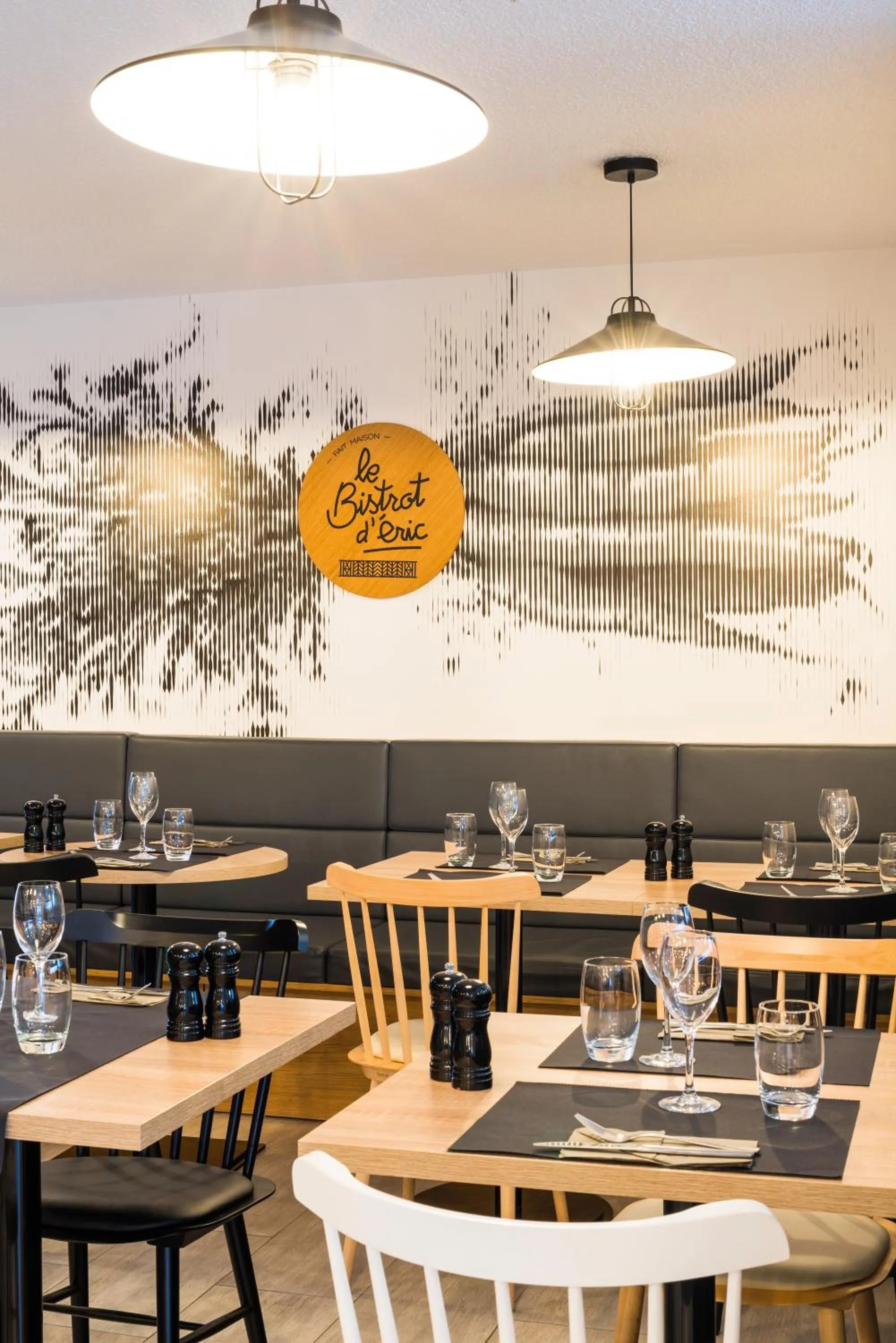 Restaurant/places to eat in ibis Styles Rouen Val De Reuil