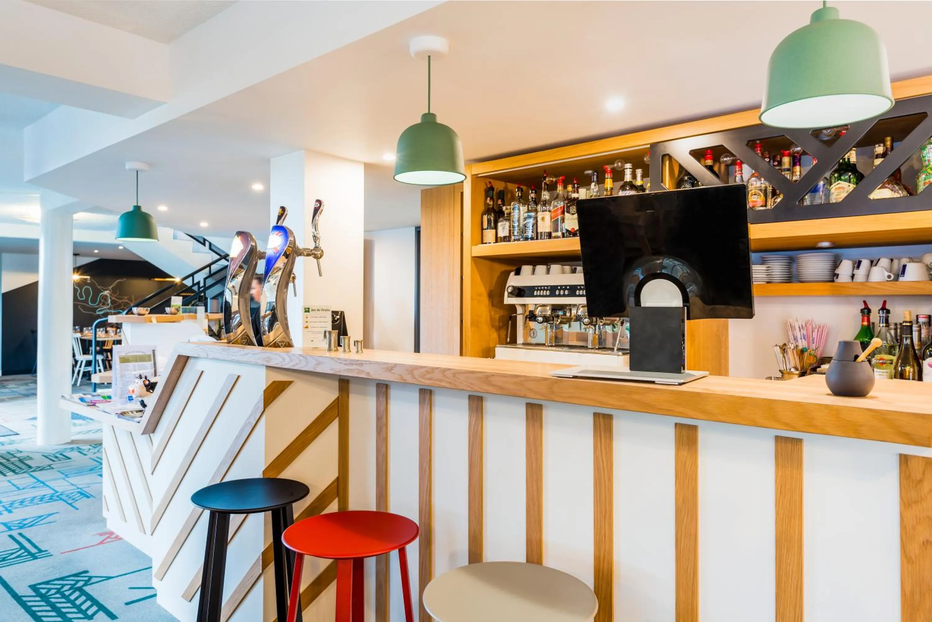 Restaurant/places to eat in ibis Styles Rouen Val De Reuil