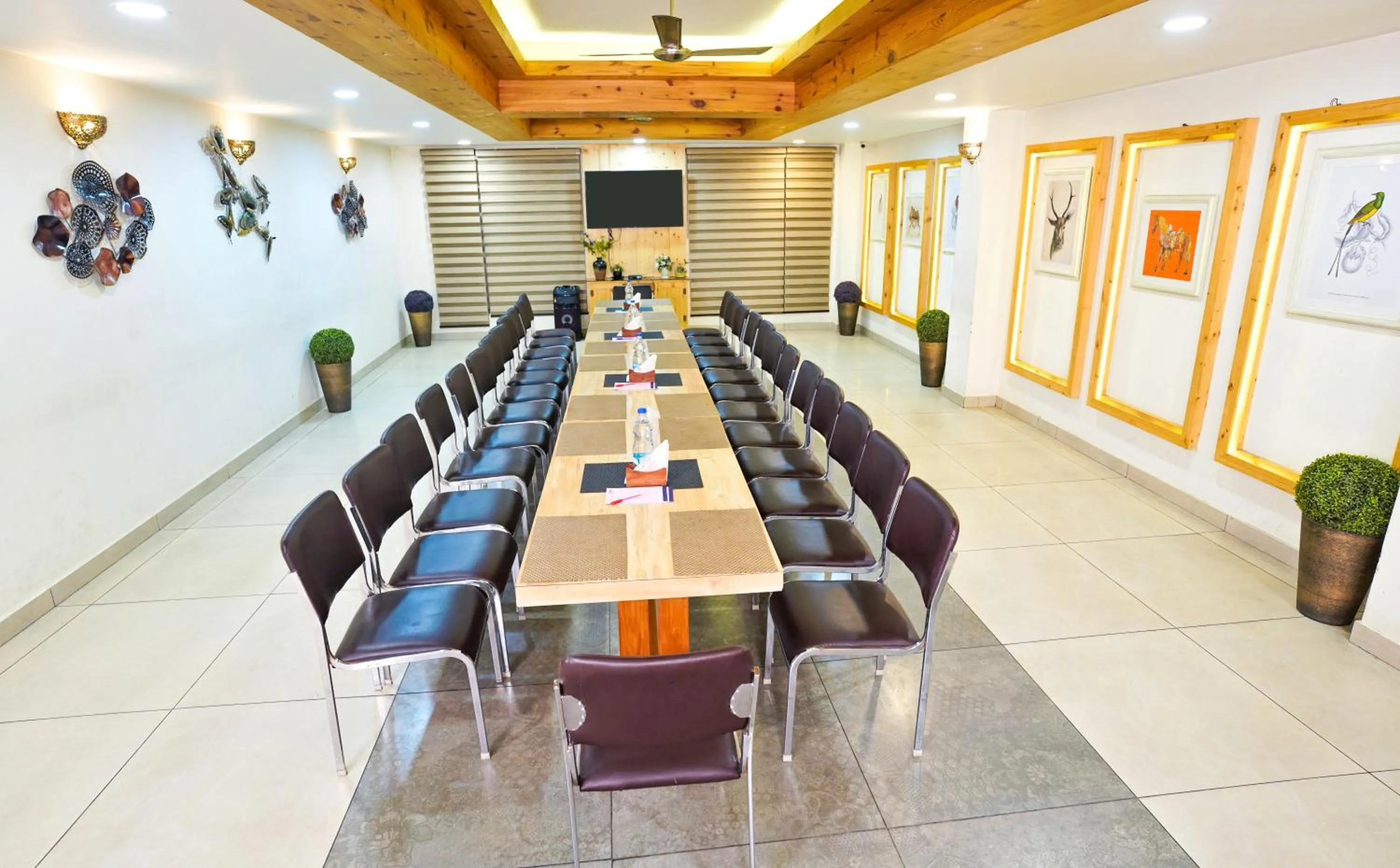 Business facilities in Mayur Hotel Bar And Restaurant