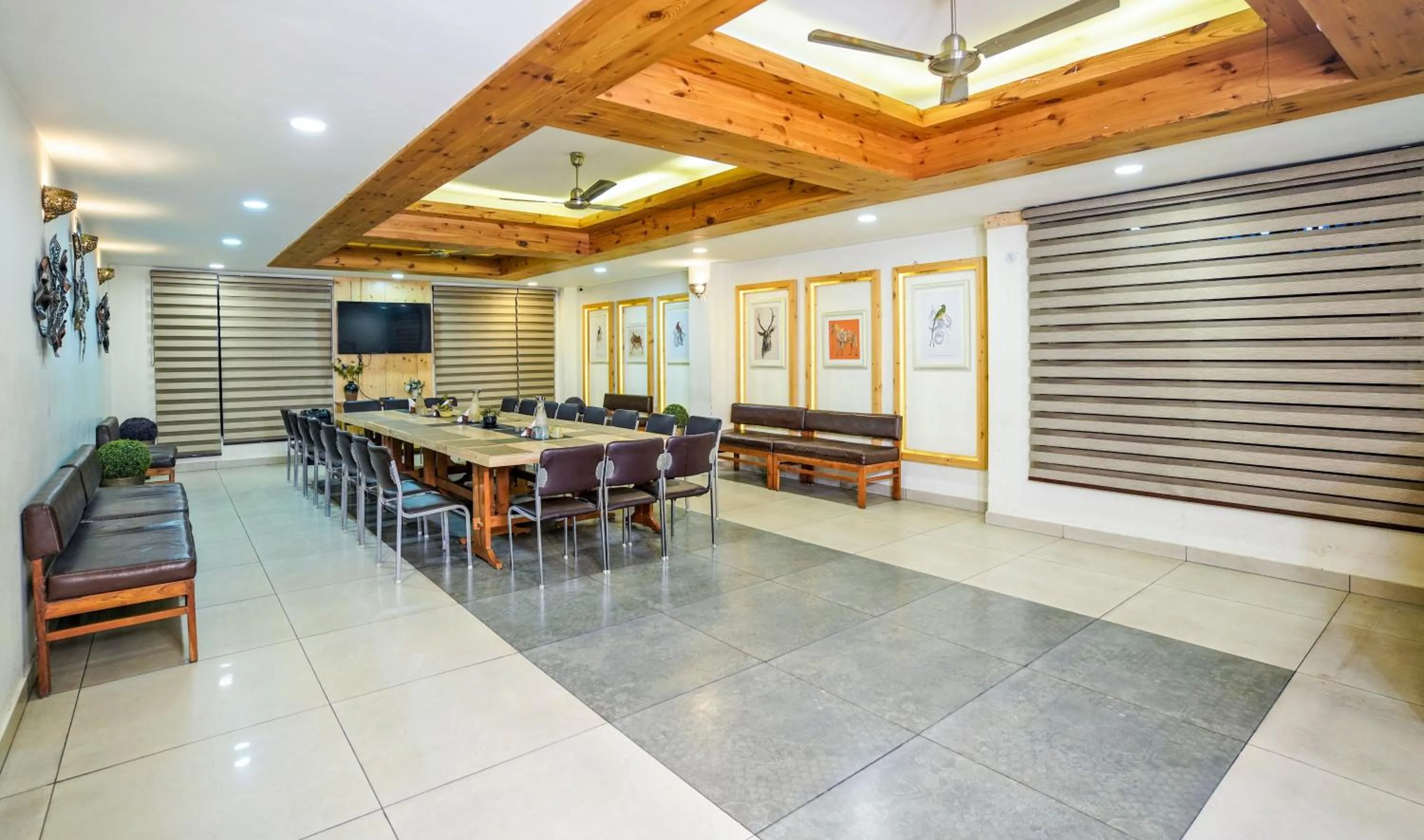 Business facilities in Mayur Hotel Bar And Restaurant