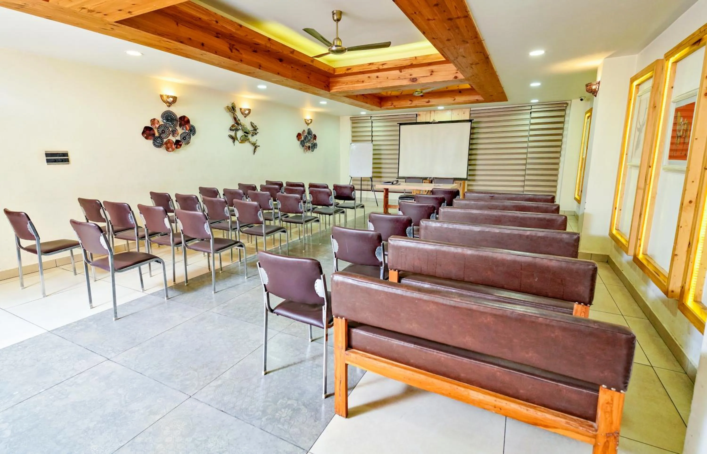 Business facilities in Mayur Hotel Bar And Restaurant