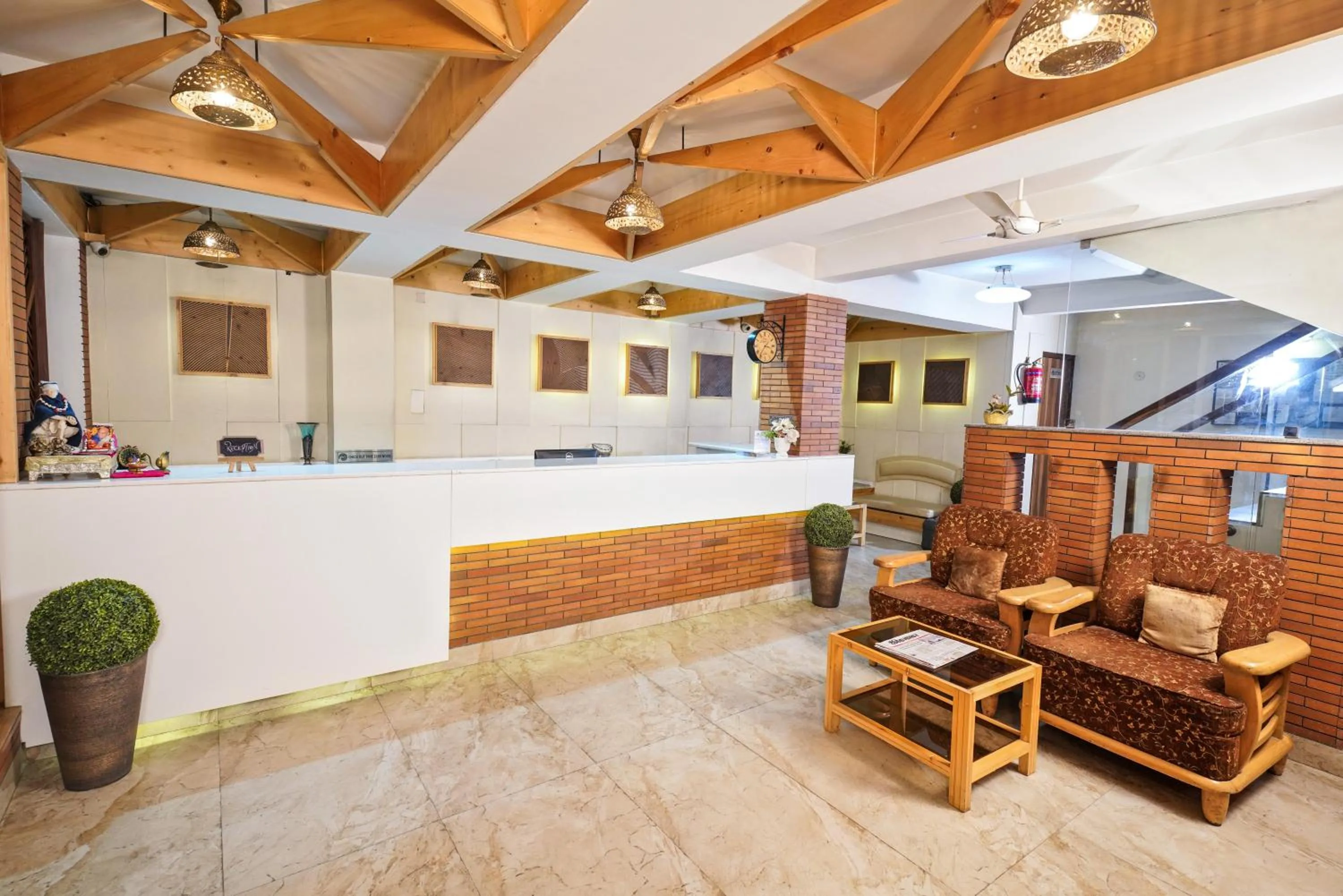 Lobby or reception in Mayur Hotel Bar And Restaurant