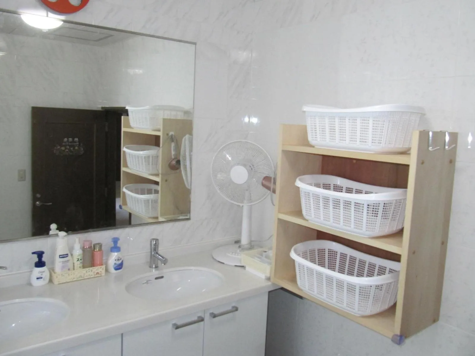 Hot Spring Bath in Chateau Le Fleur