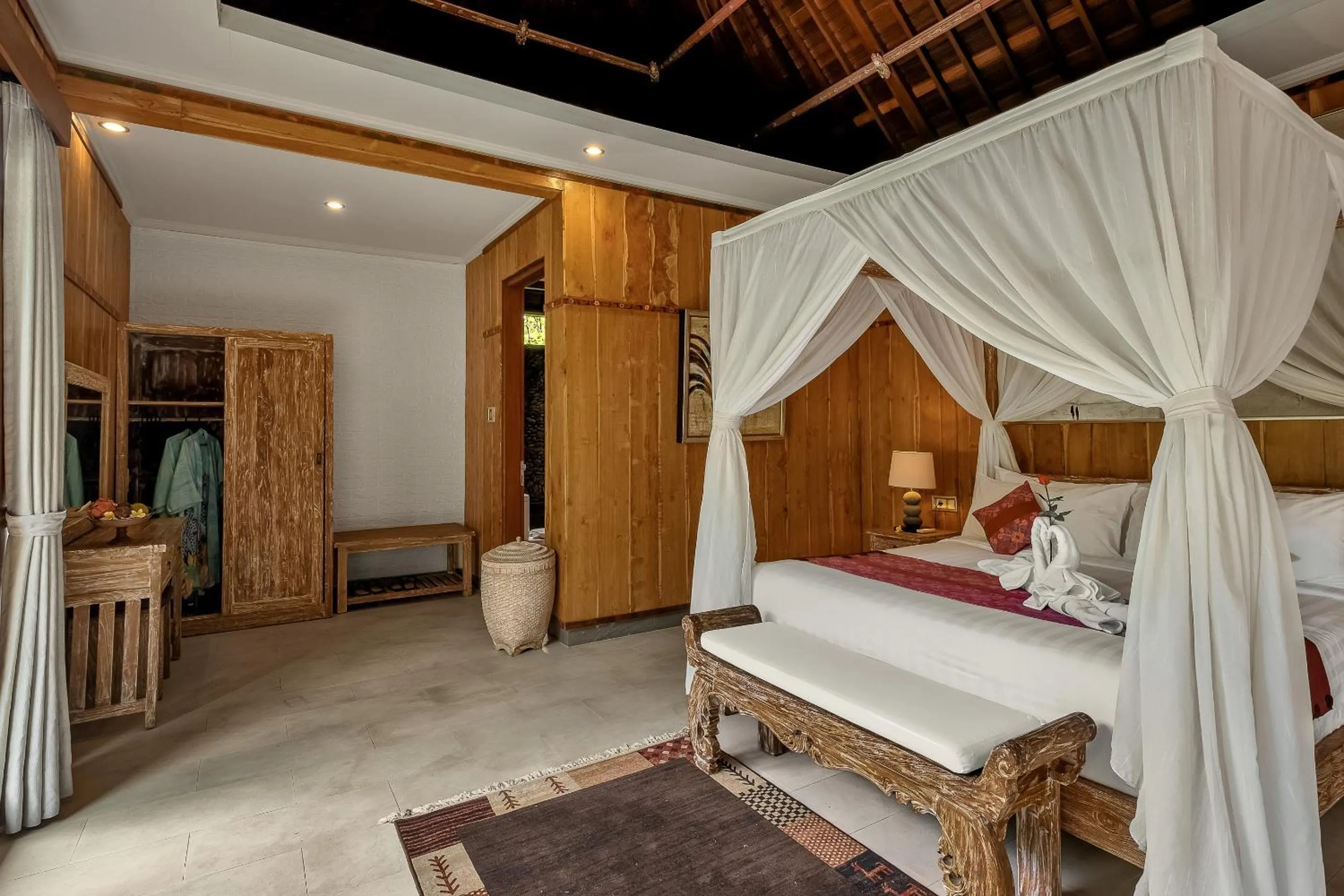 Bed in Buana Tirta Ubud Villa
