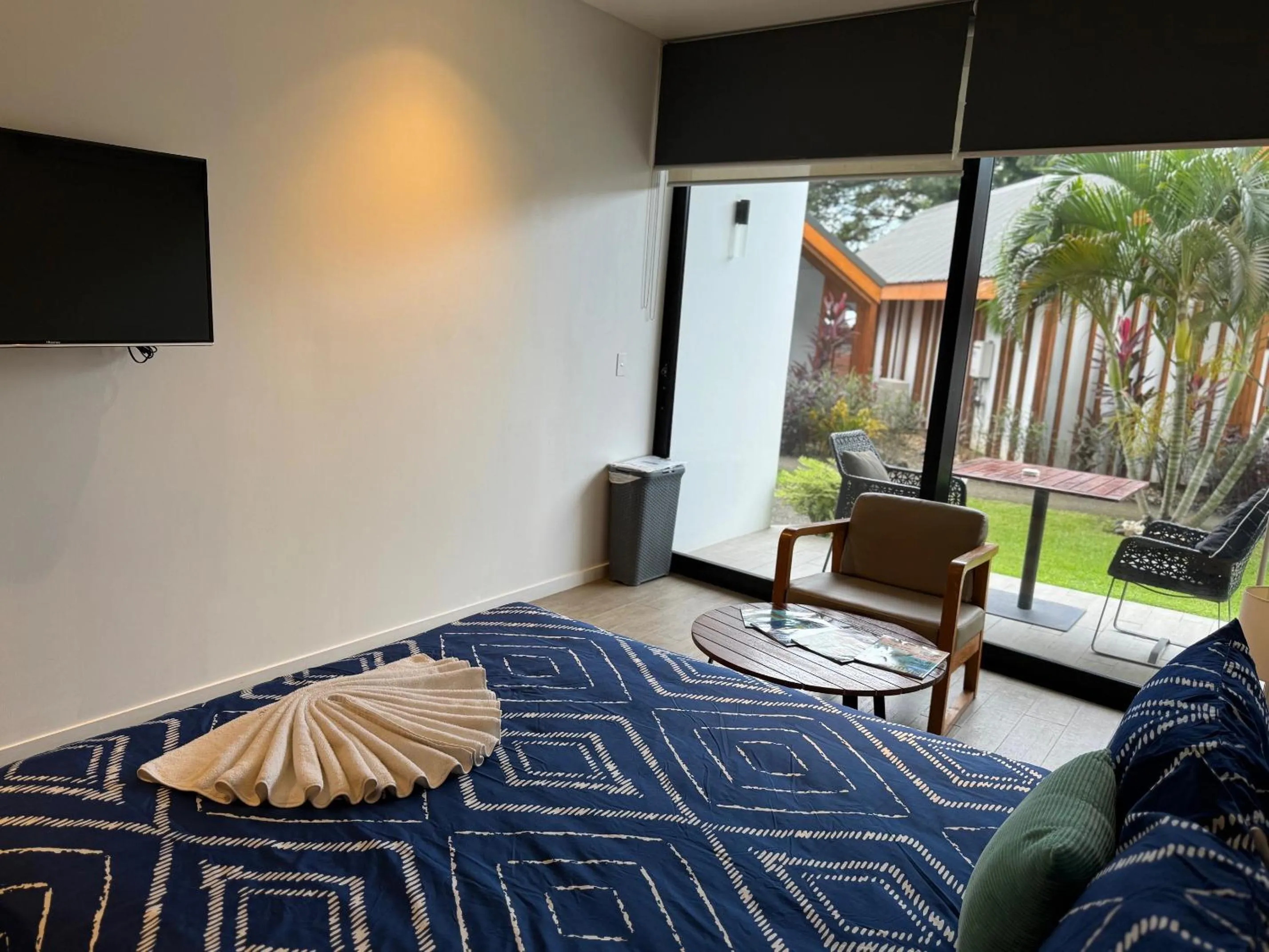 Garden view, Bed in Coral Sea Resort & Casino