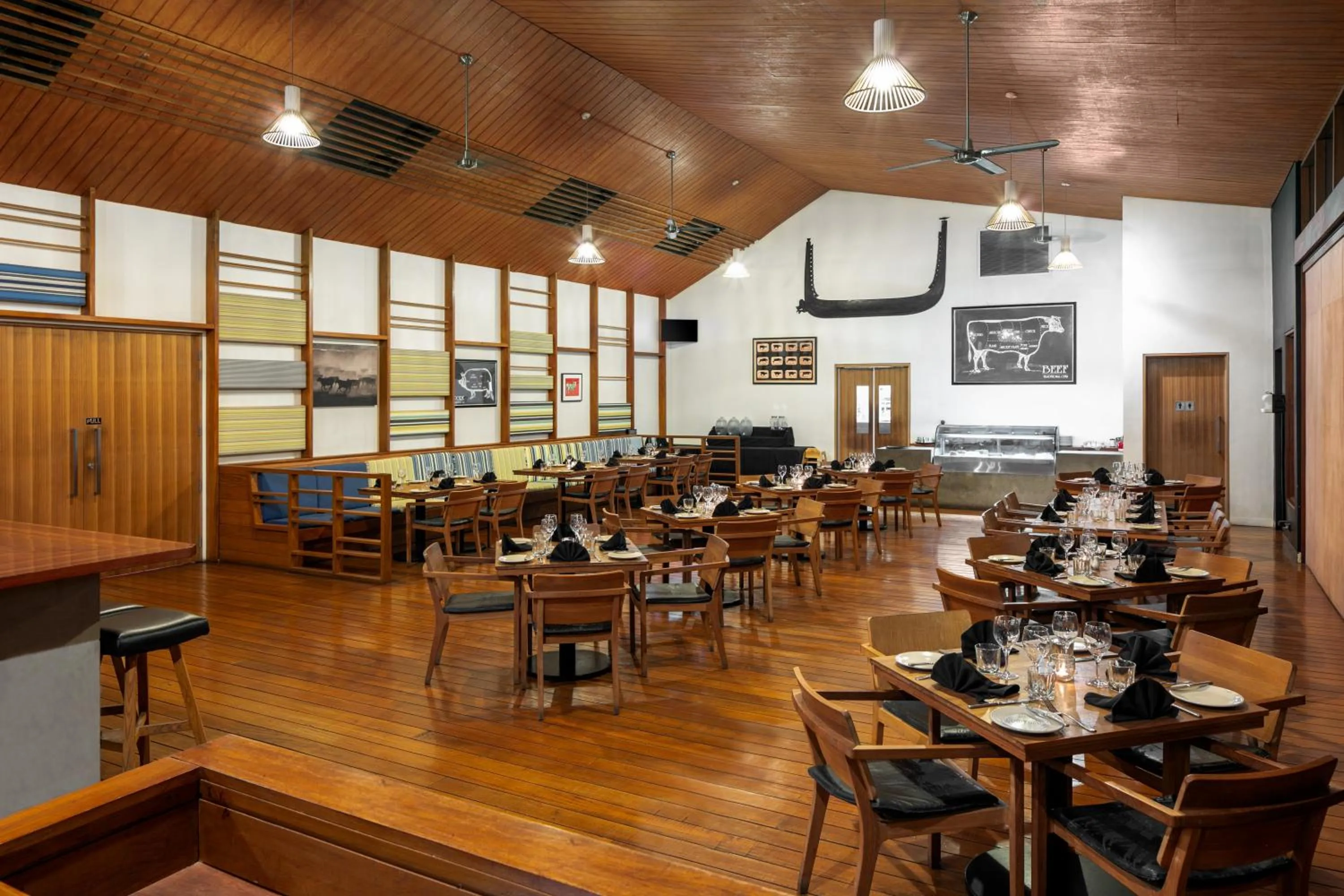 Restaurant/places to eat in Coral Sea Resort & Casino