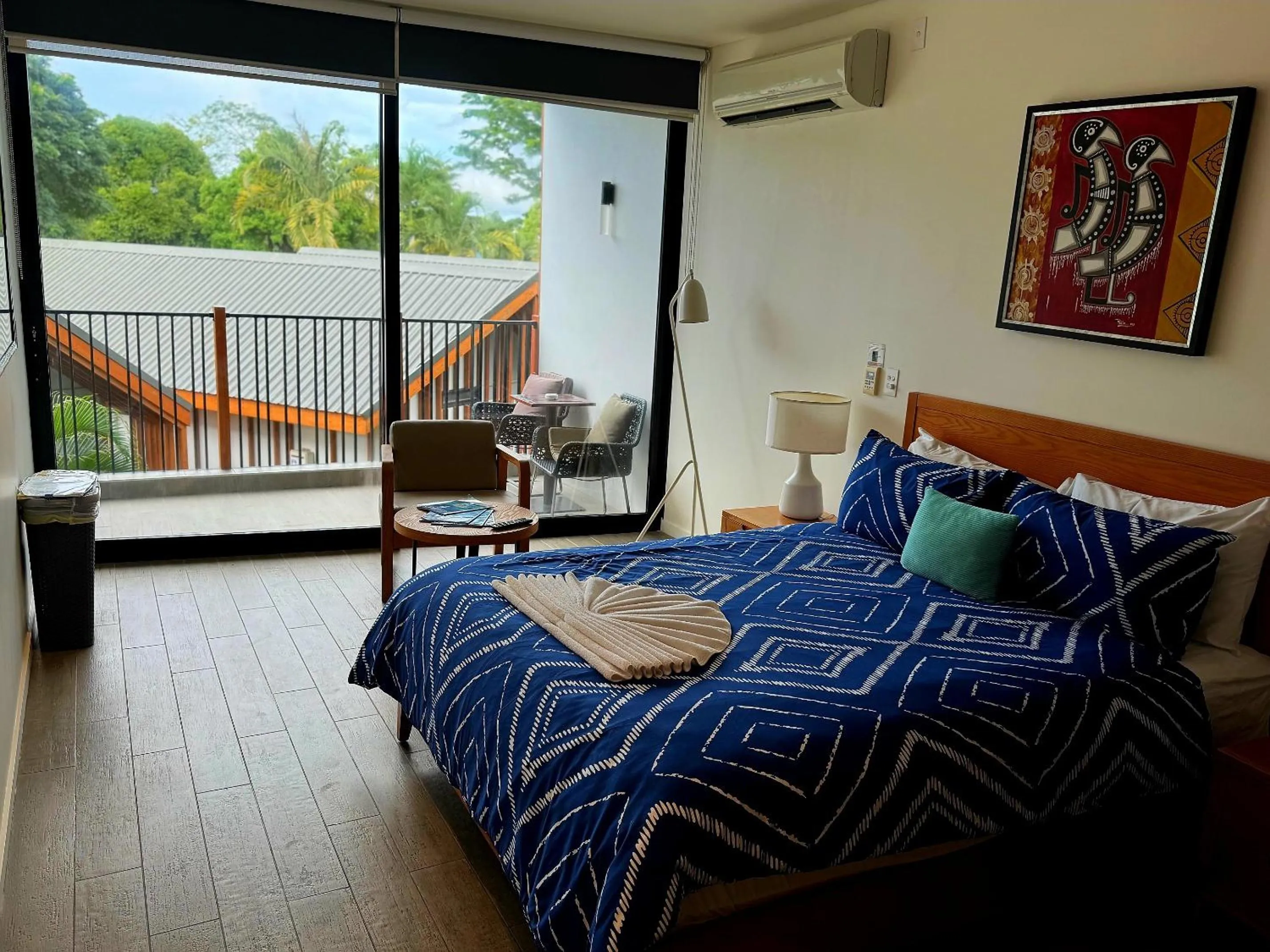 Bedroom, Bed in Coral Sea Resort & Casino