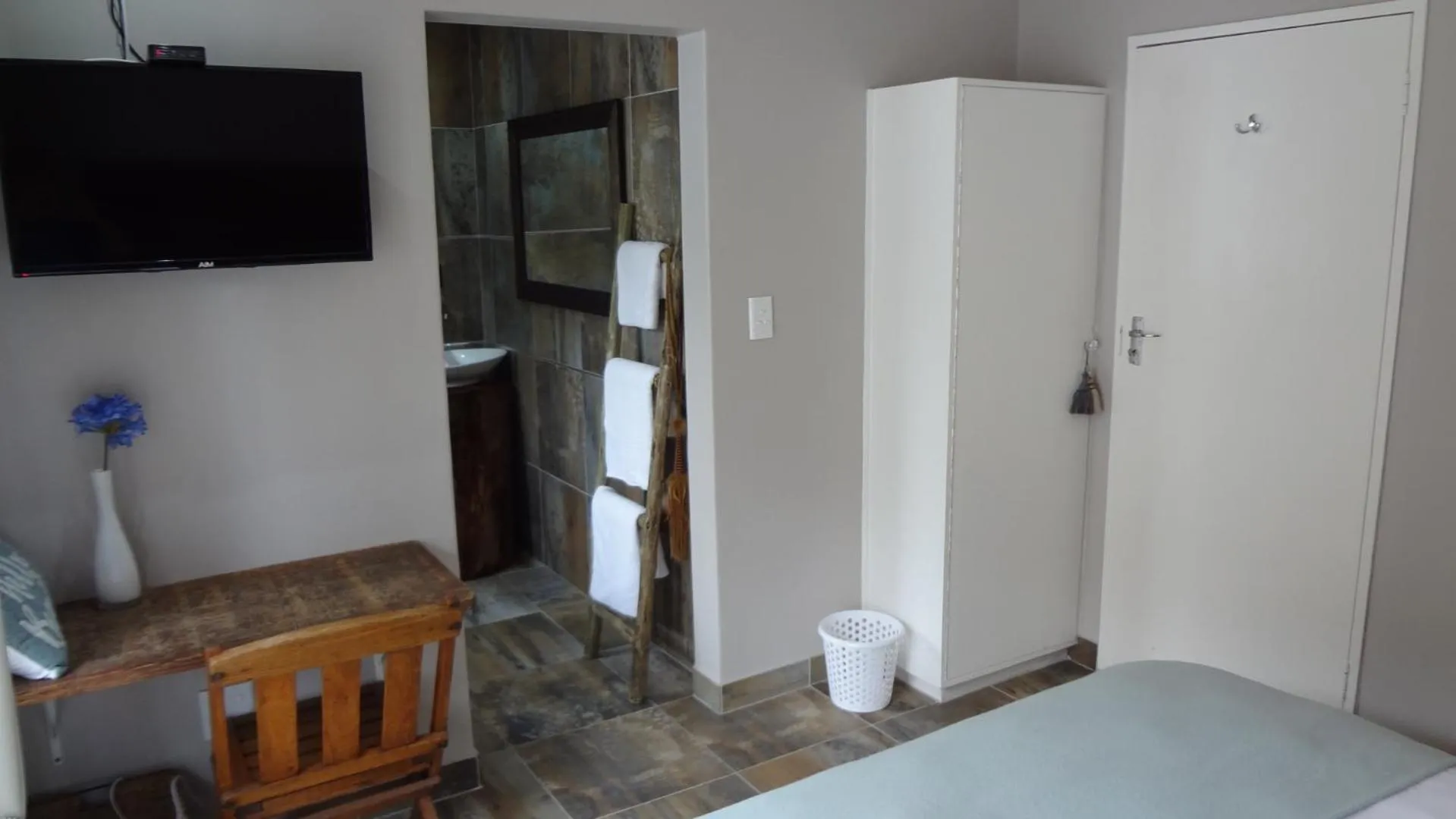 TV and multimedia, Bed in Log Inn