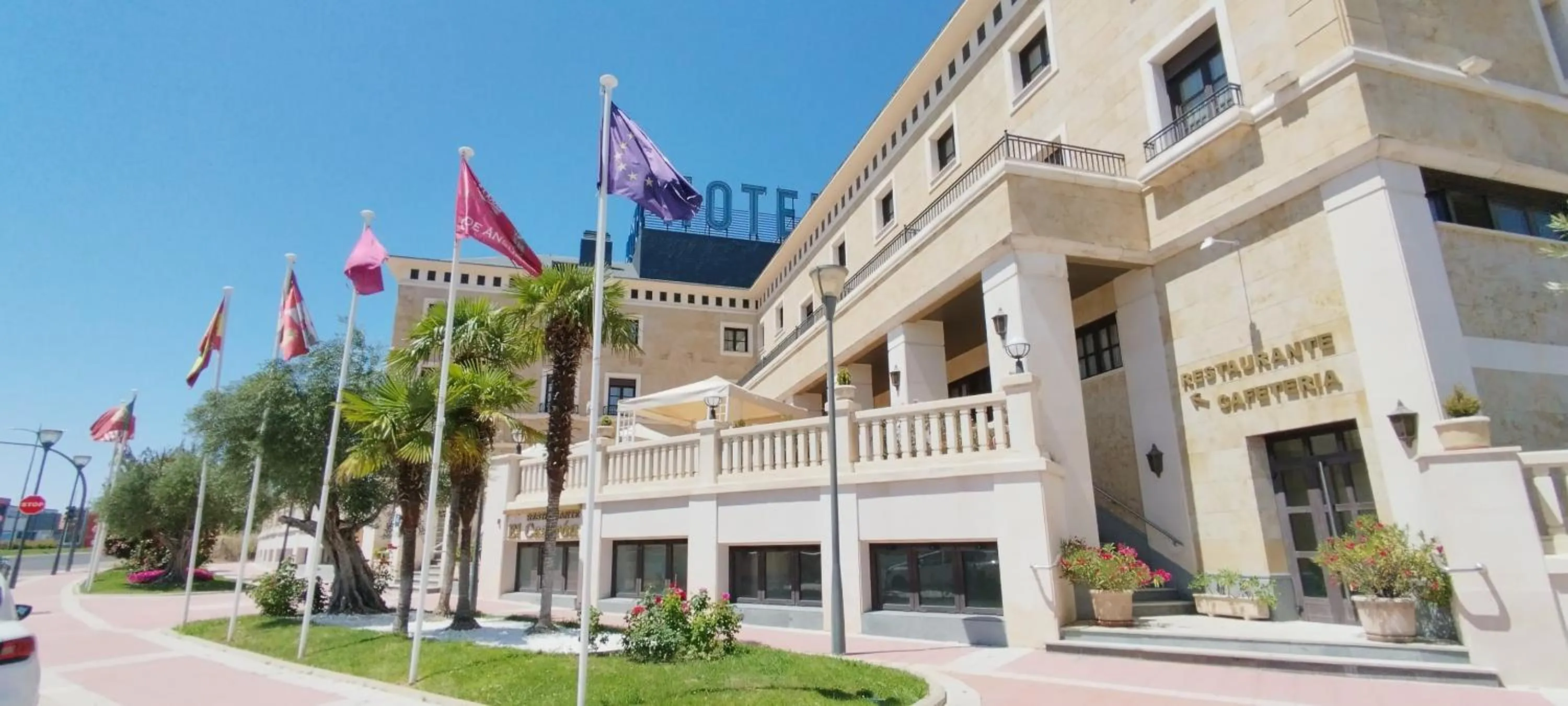 Property building in Hotel Conde Ansúrez