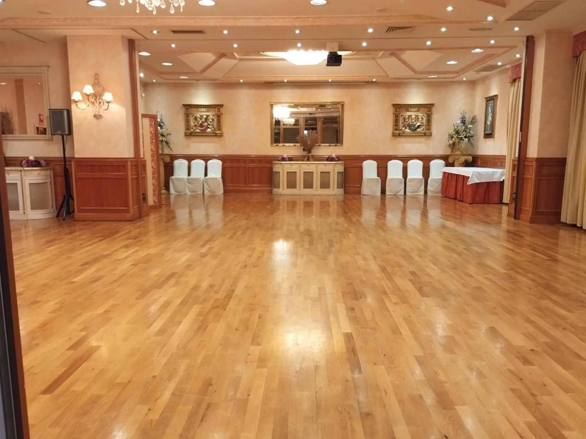 Meeting/conference room in Hotel Conde Ansúrez