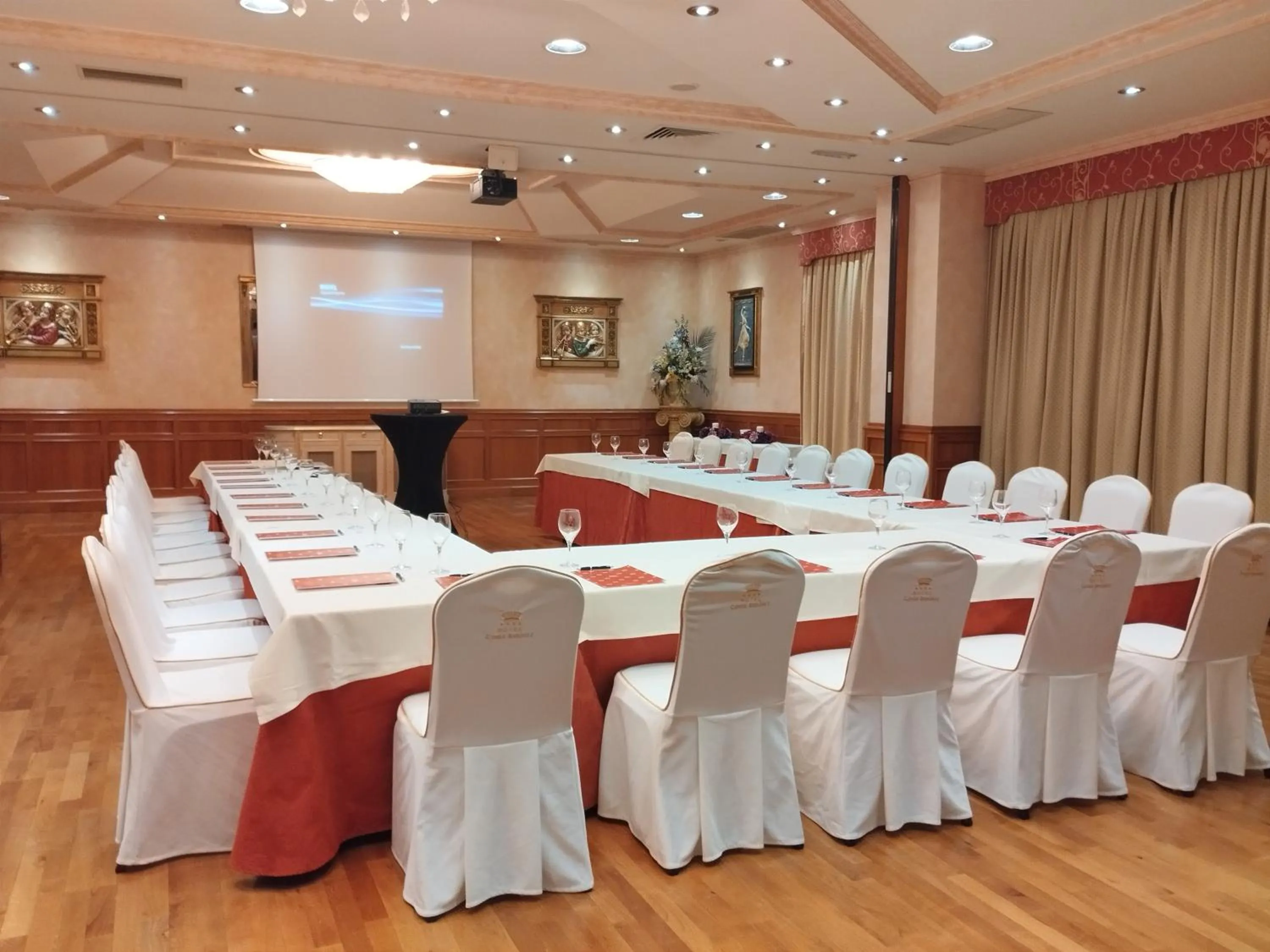 Meeting/conference room in Hotel Conde Ansúrez