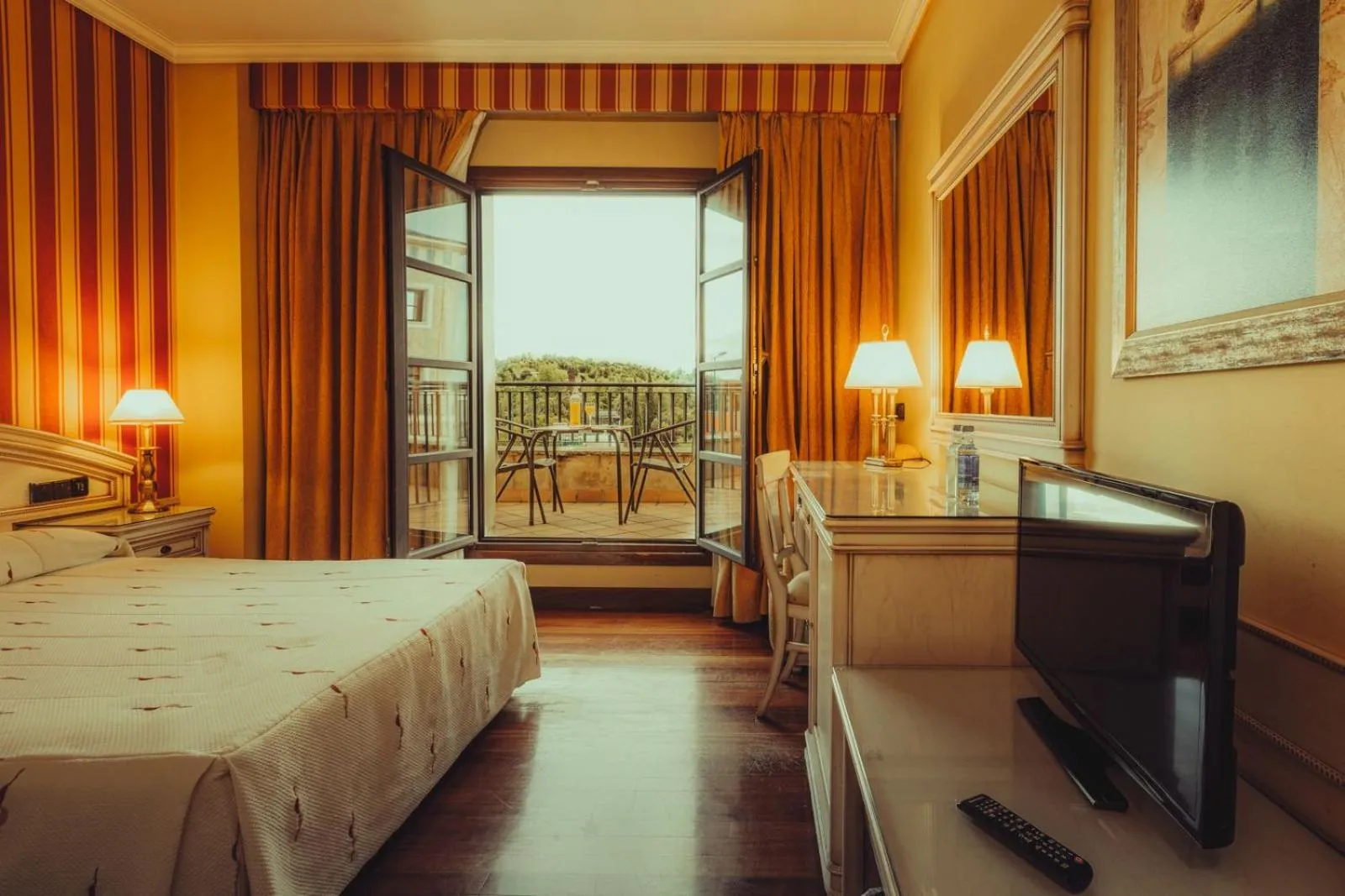 Bed in Hotel Conde Ansúrez