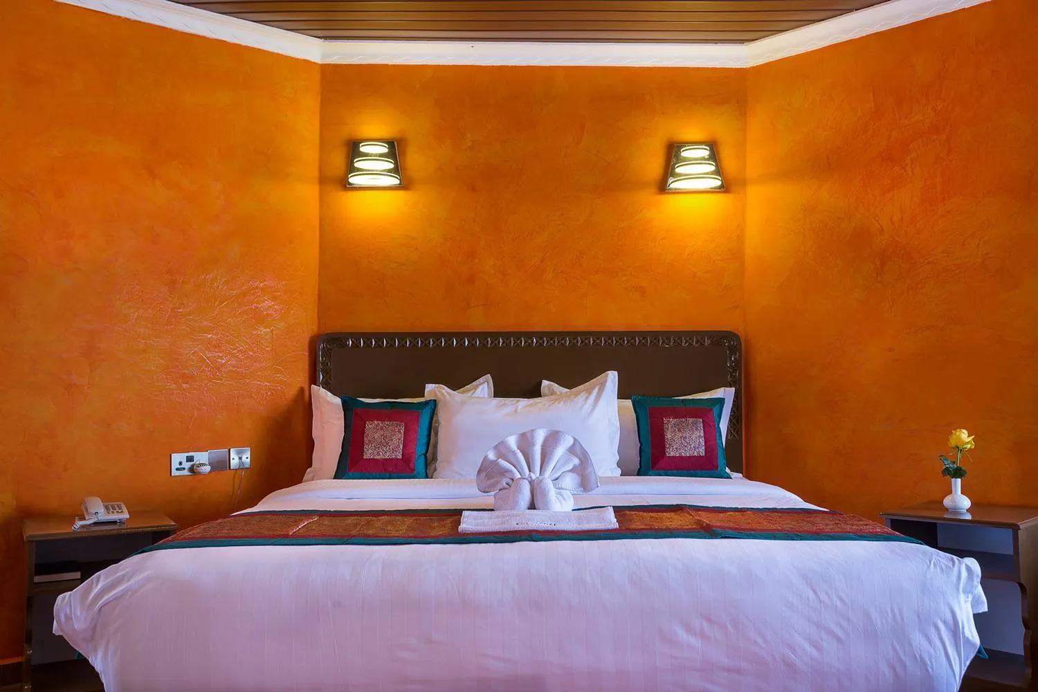 Photo of the whole room, Bed in Comfort Gardens Sweetwaters