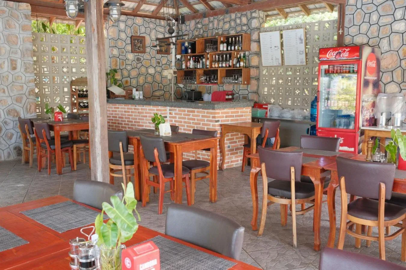 Restaurant/places to eat in KEP BAY HOTEL & RESORT